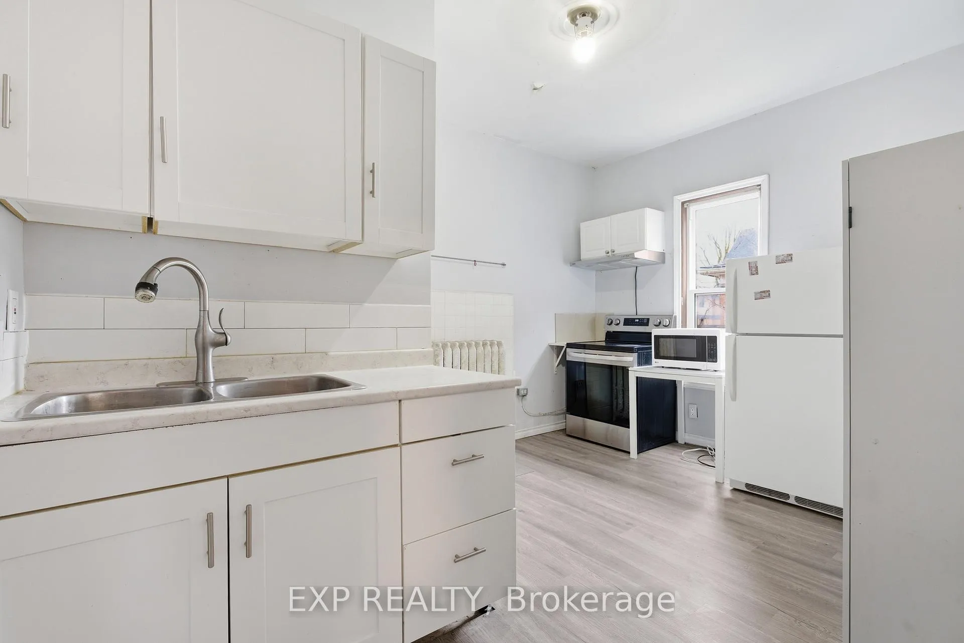 Photo 6 of 30 Regina Street N, Waterloo — HOMEH