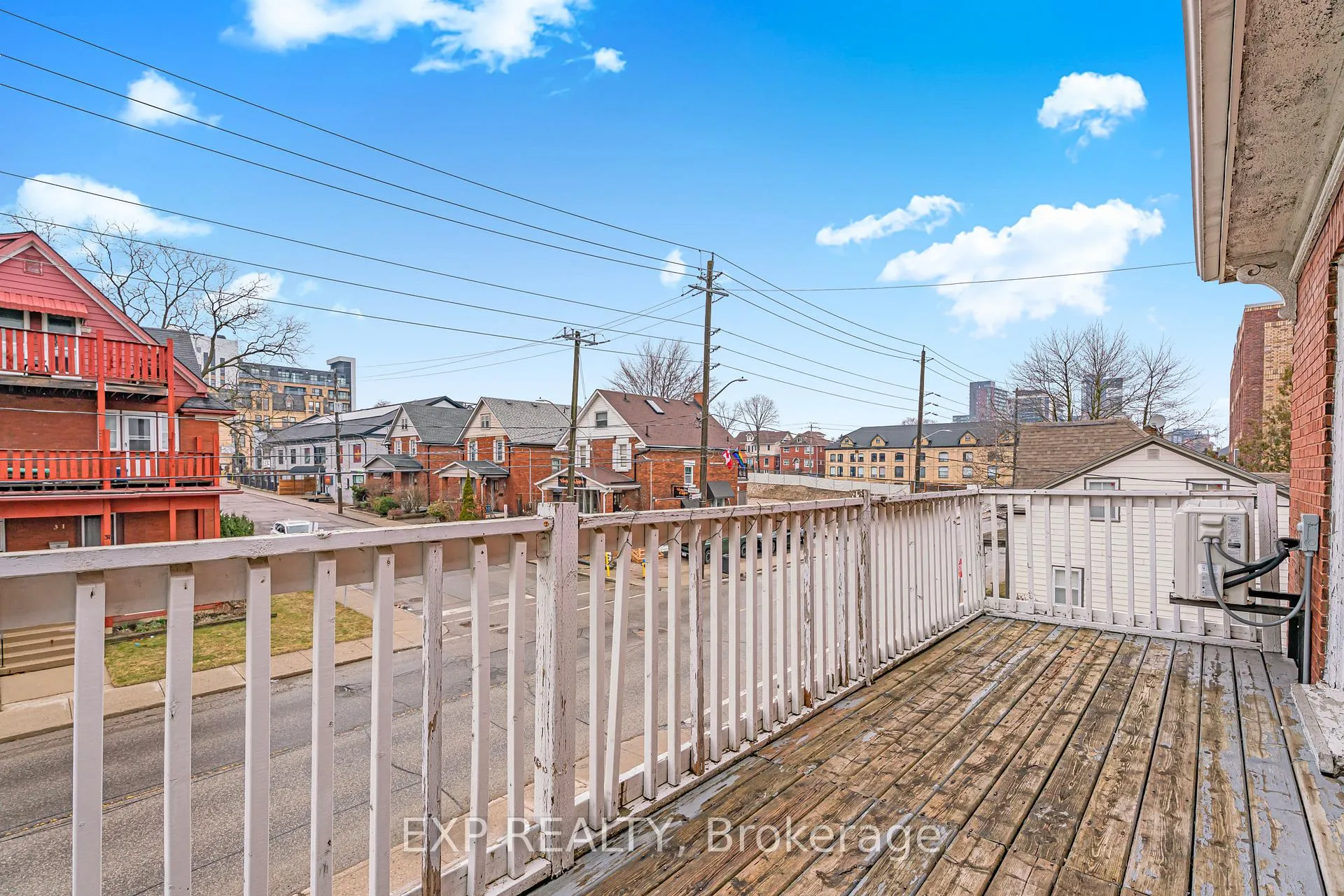 Photo 11 of 30 Regina Street N, Waterloo — HOMEH