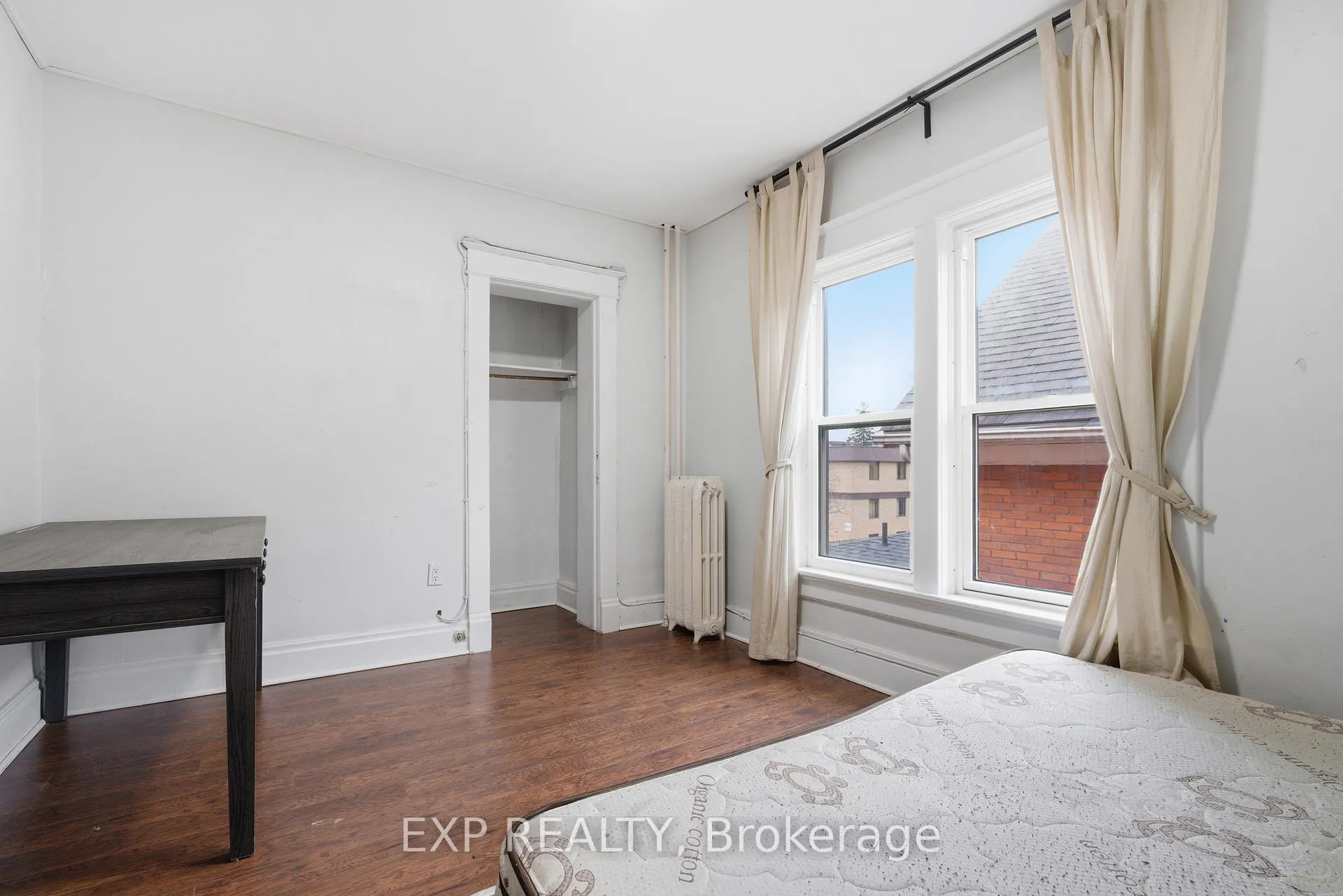 Photo 15 of 30 Regina Street N, Waterloo — HOMEH