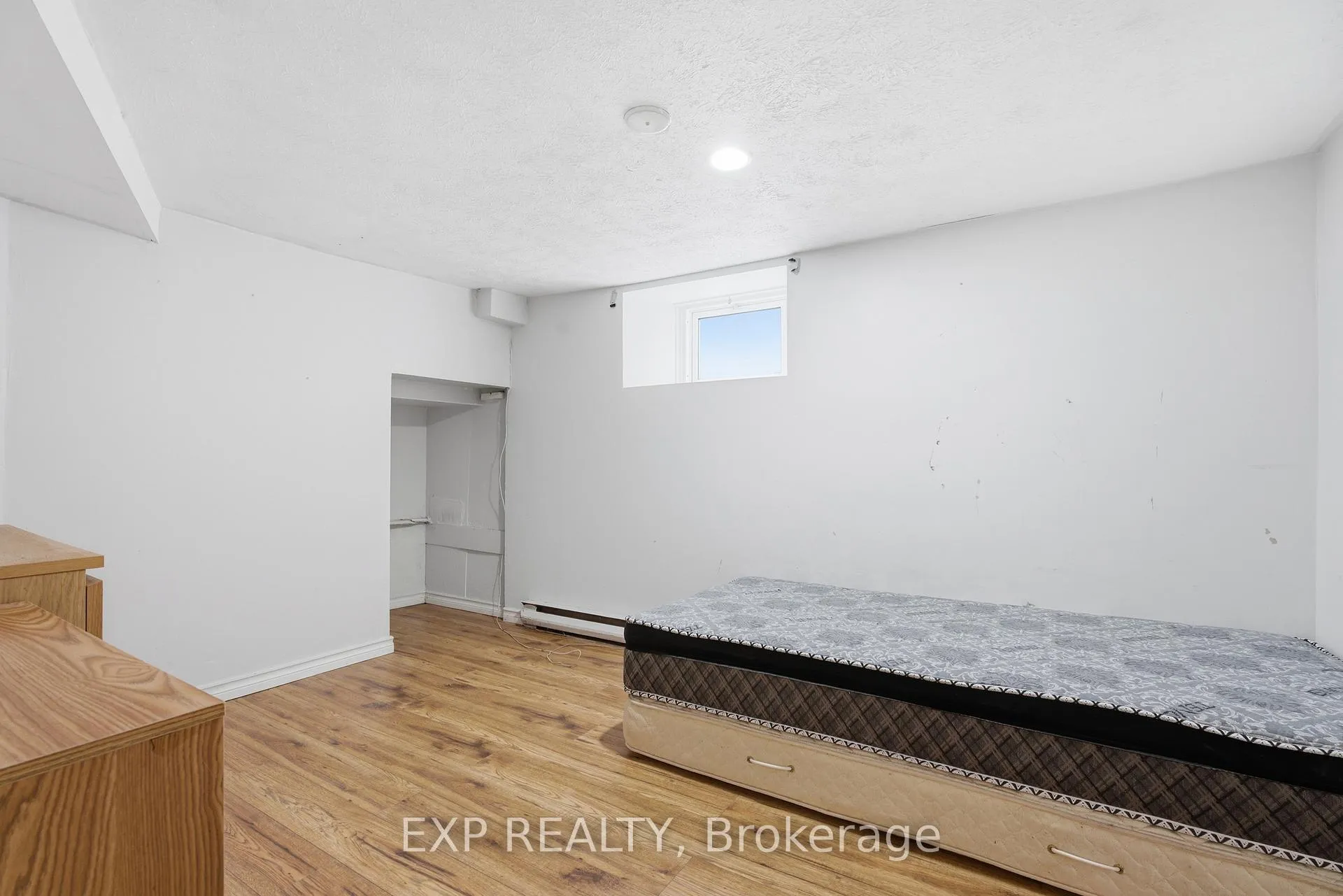 Photo 18 of 30 Regina Street N, Waterloo — HOMEH
