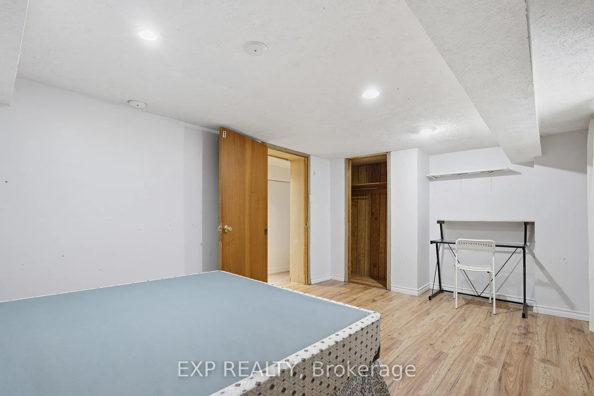 Photo 19 of 30 Regina Street N, Waterloo — HOMEH
