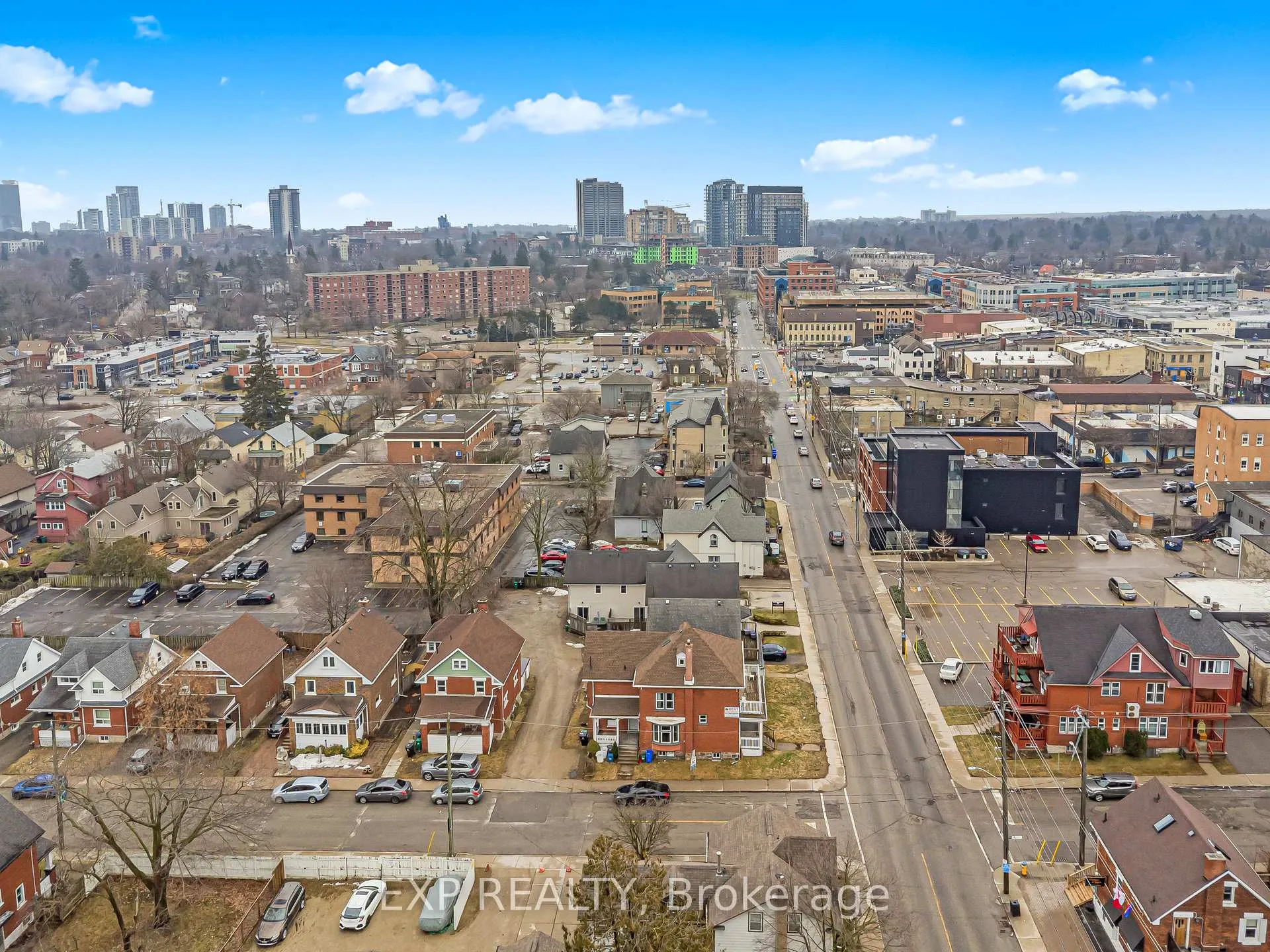 Photo 21 of 30 Regina Street N, Waterloo — HOMEH