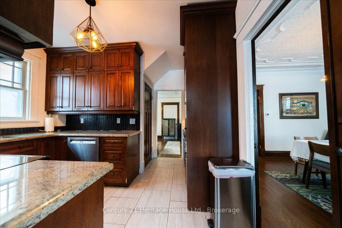 Photo 3 of 184 Weber Street E, Kitchener — HOMEH