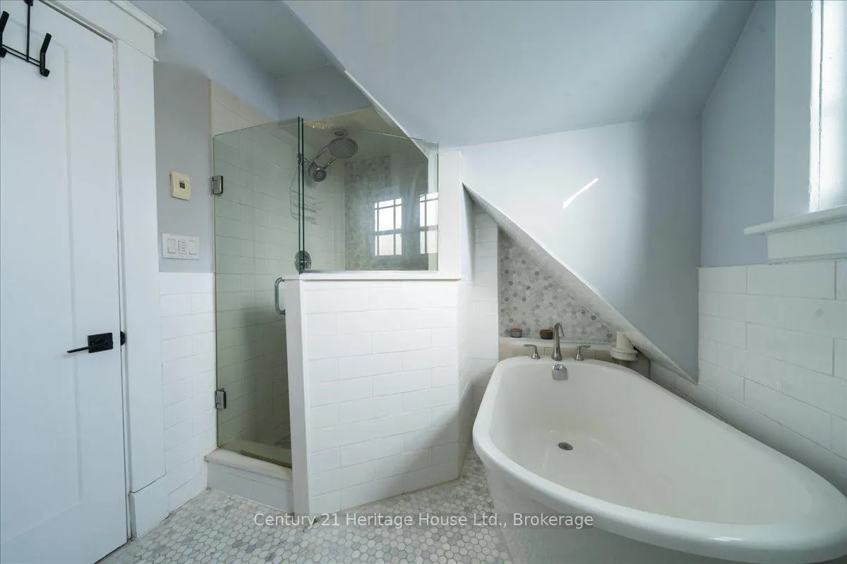 Photo 32 of 184 Weber Street E, Kitchener — HOMEH