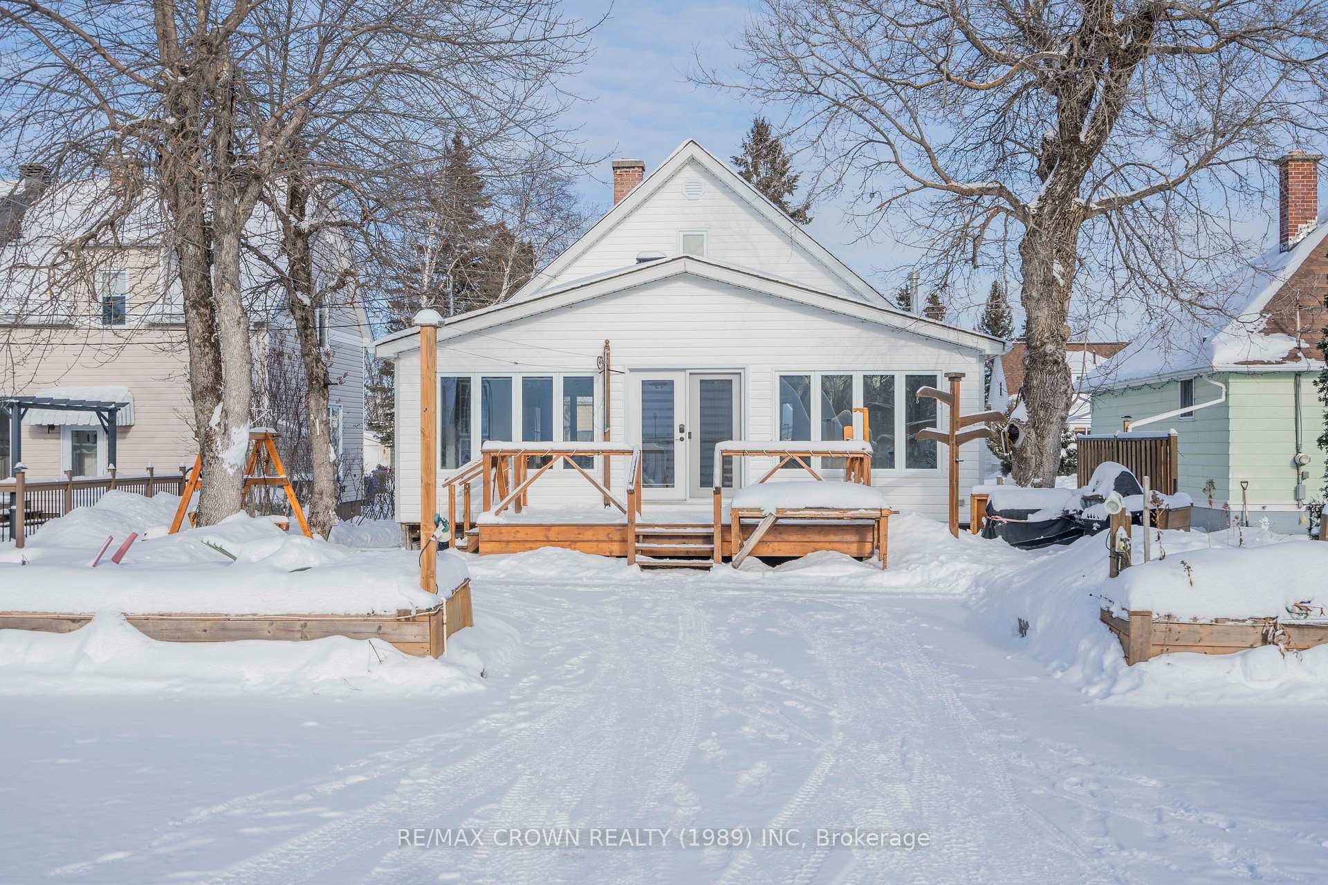 Photo 4 of 63 Bowman Avenue, Kapuskasing — HOMEH