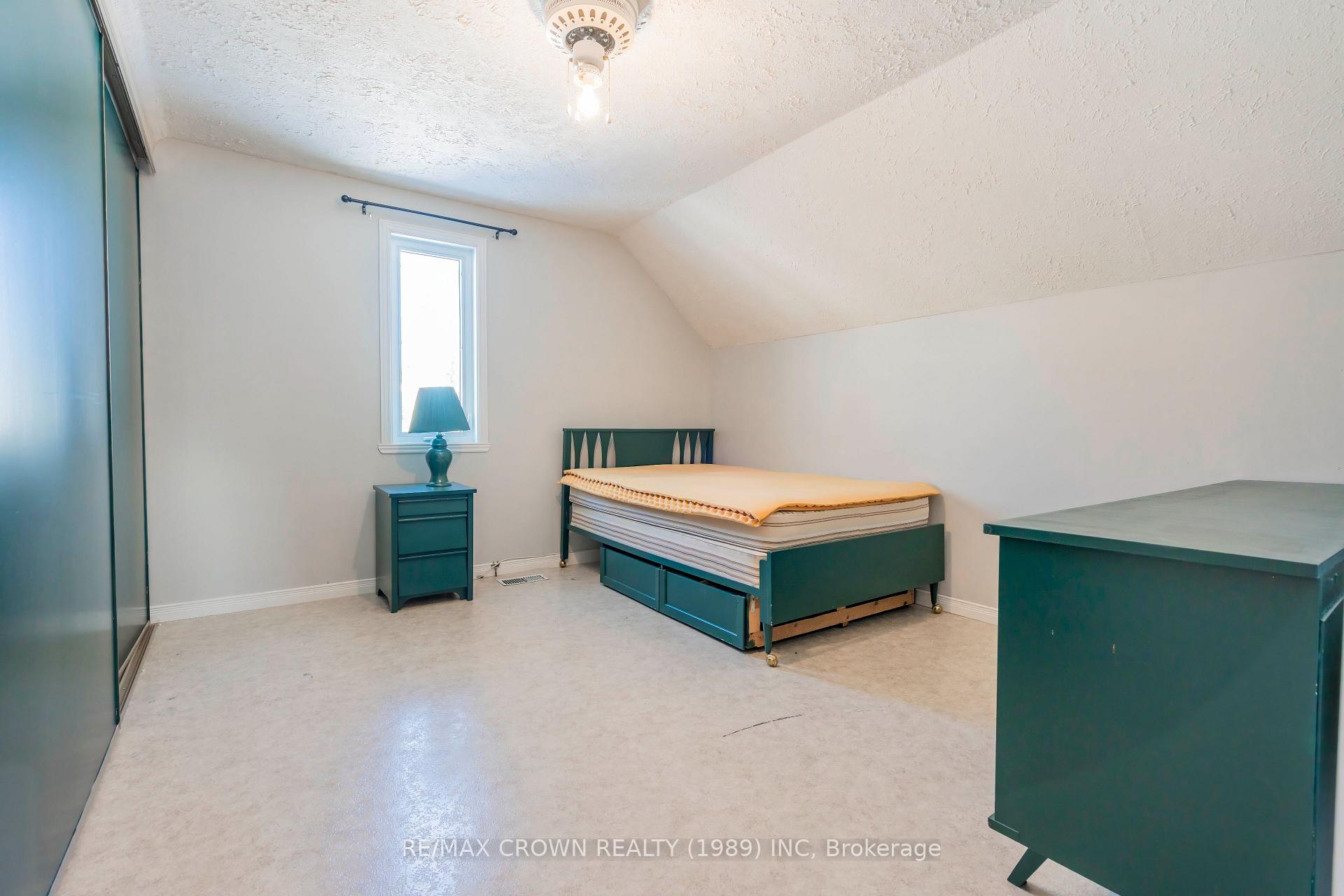 Photo 25 of 63 Bowman Avenue, Kapuskasing — HOMEH