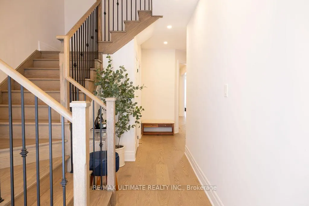 Photo 5 of 12 Branigan Crescent, Halton Hills, Georgetown — HOMEH