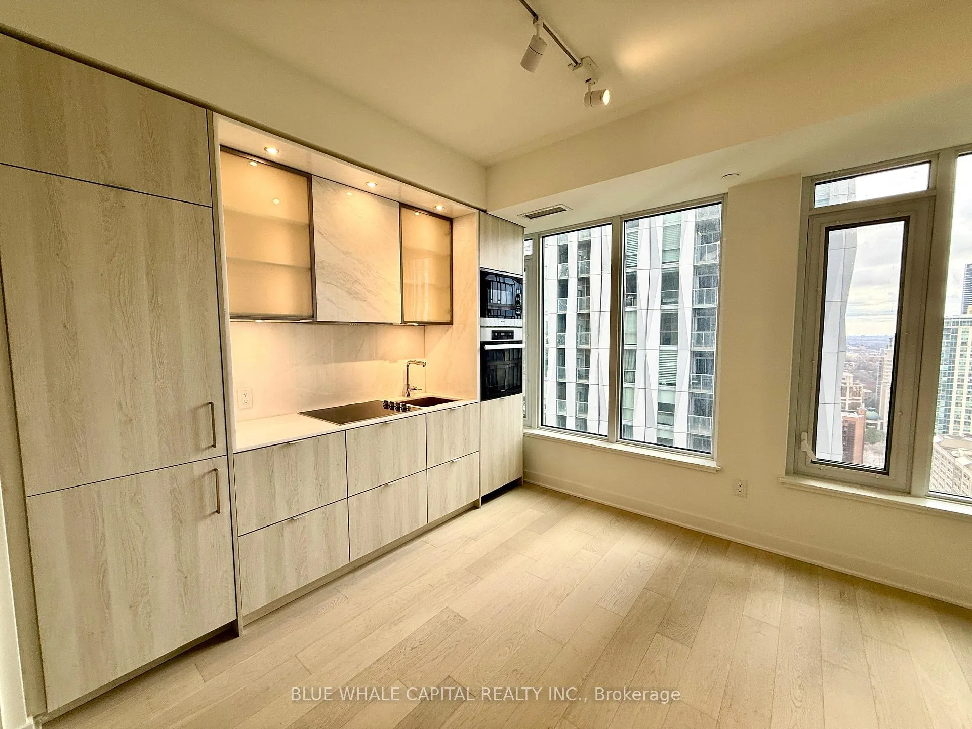 Front of Unit 2608, 11 Yorkville Avenue