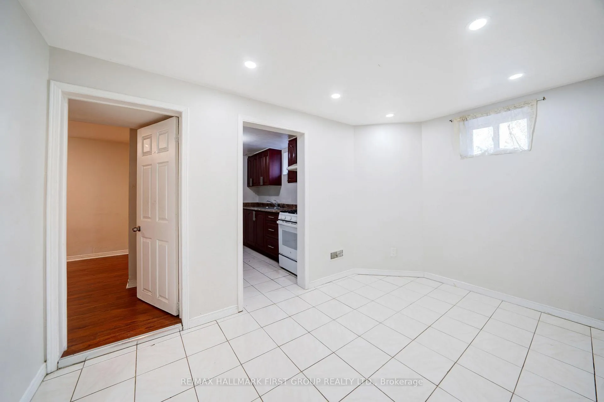 Photo 5 of 5 Claresholme Drive, Scarborough, Highland Creek — HOMEH