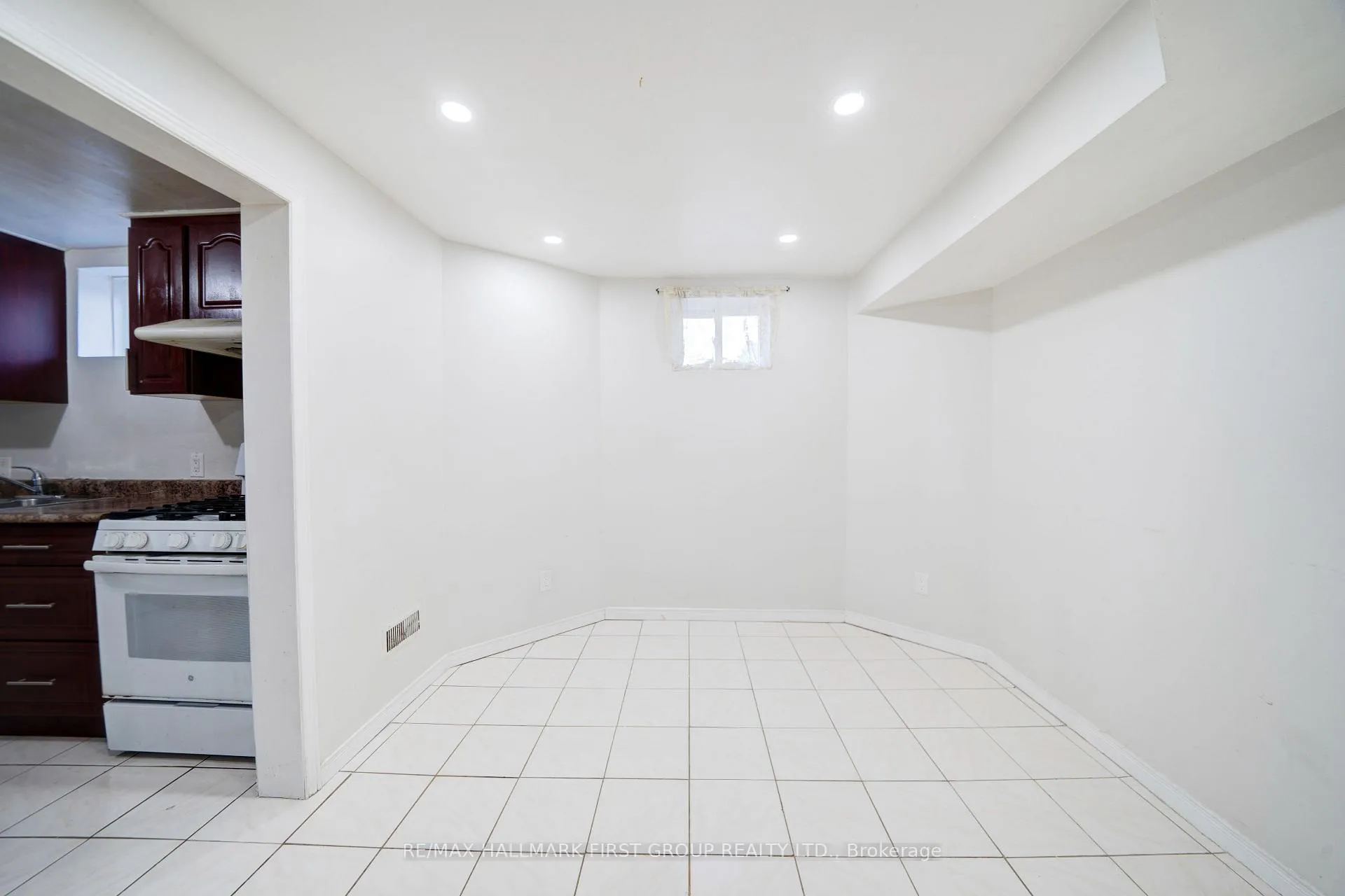Photo 6 of 5 Claresholme Drive, Scarborough, Highland Creek — HOMEH