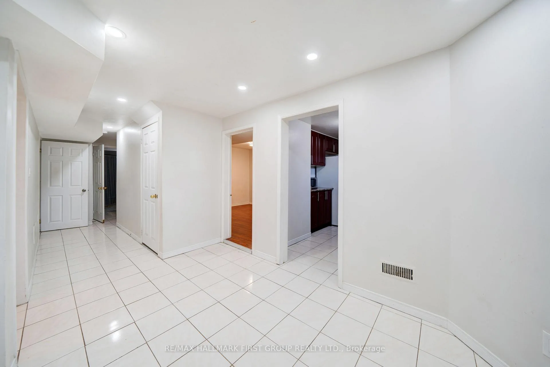 Photo 7 of 5 Claresholme Drive, Scarborough, Highland Creek — HOMEH