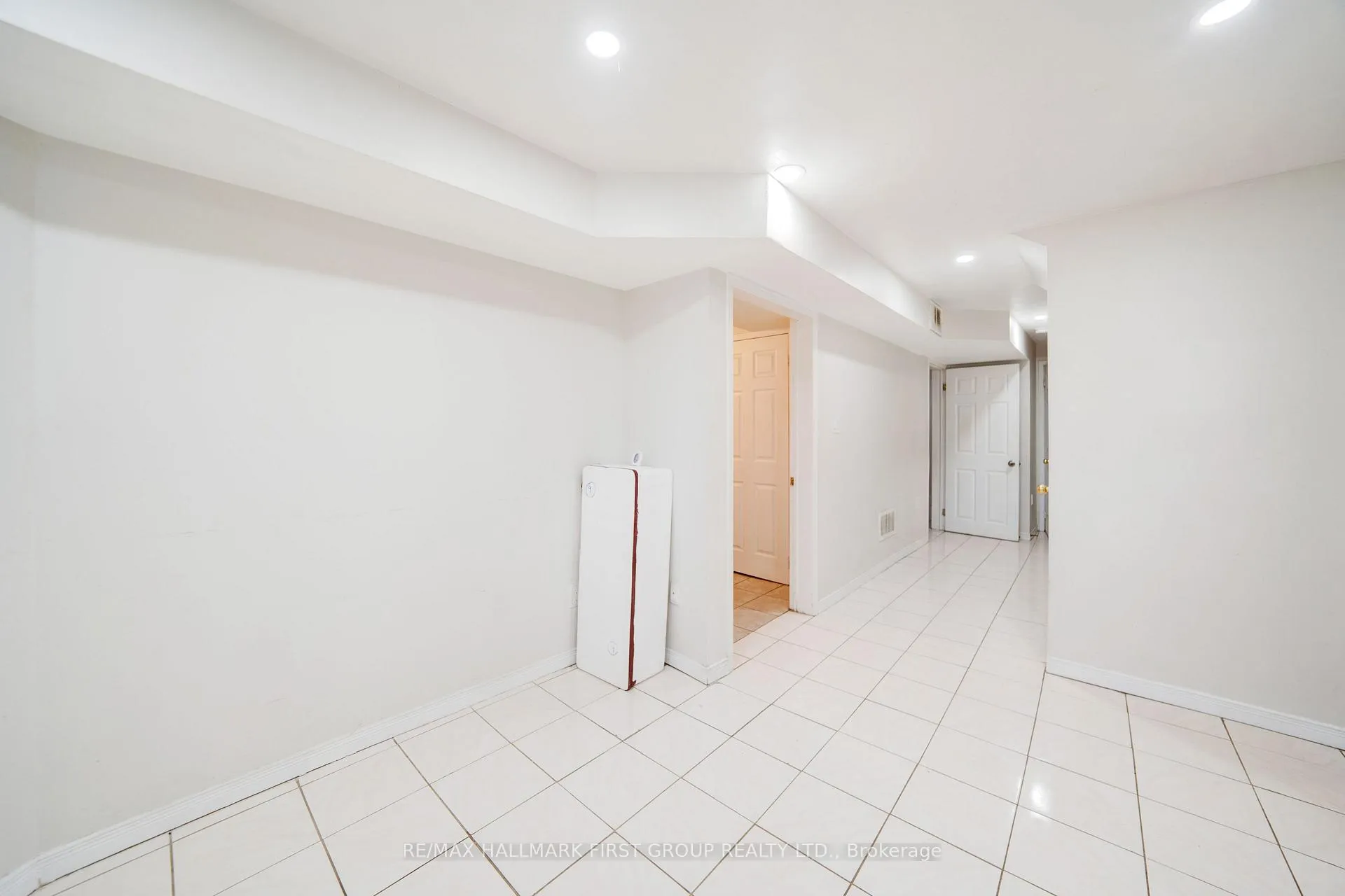 Photo 9 of 5 Claresholme Drive, Scarborough, Highland Creek — HOMEH