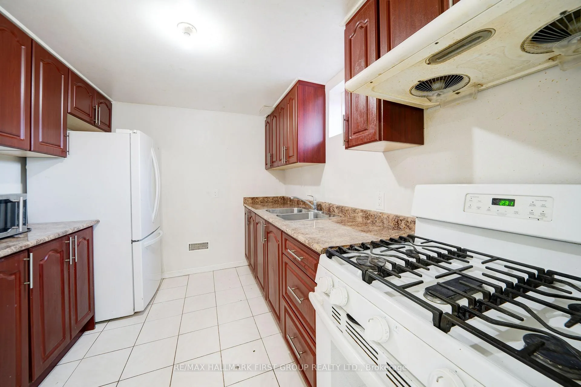 Photo 11 of 5 Claresholme Drive, Scarborough, Highland Creek — HOMEH