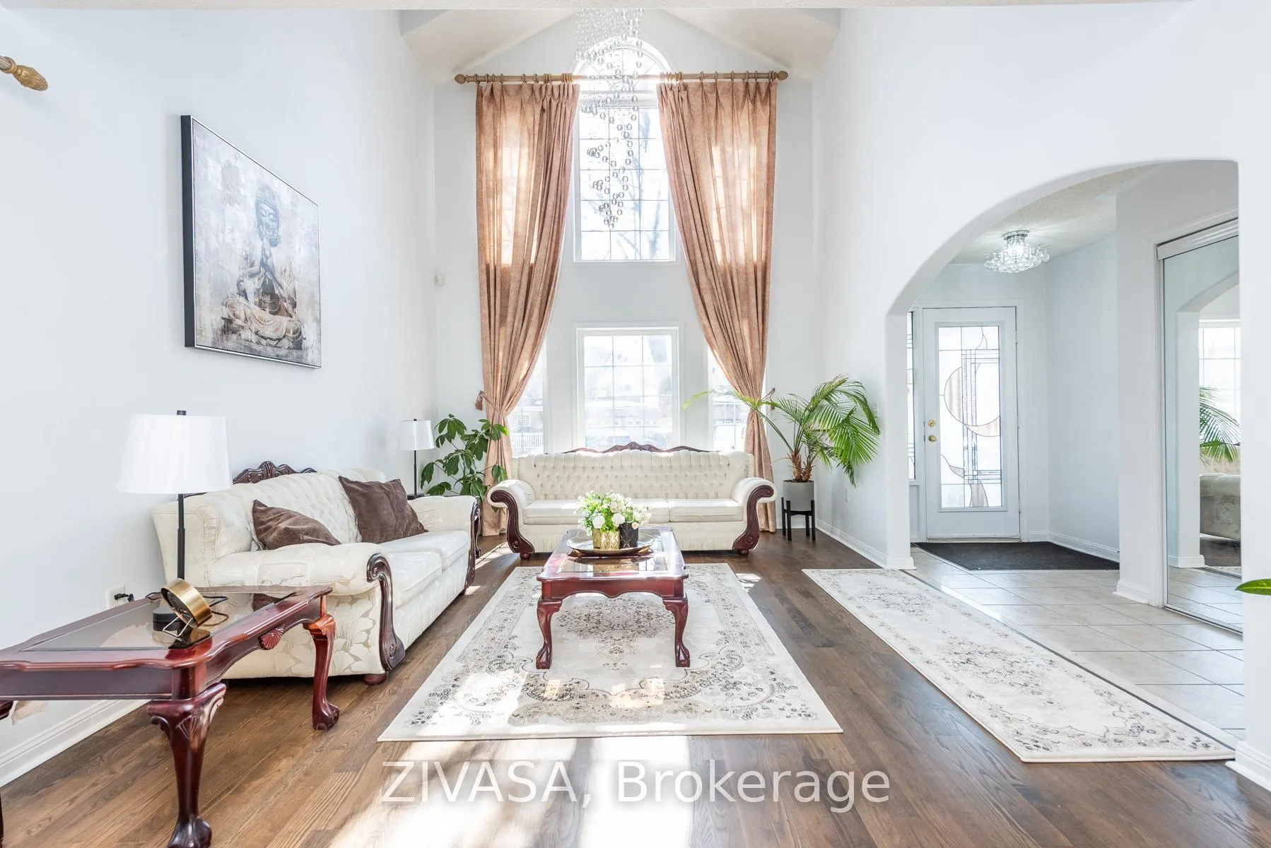 Photo 4 of 10 Upshall Drive, Brampton, Vales of Castlemore — HOMEH