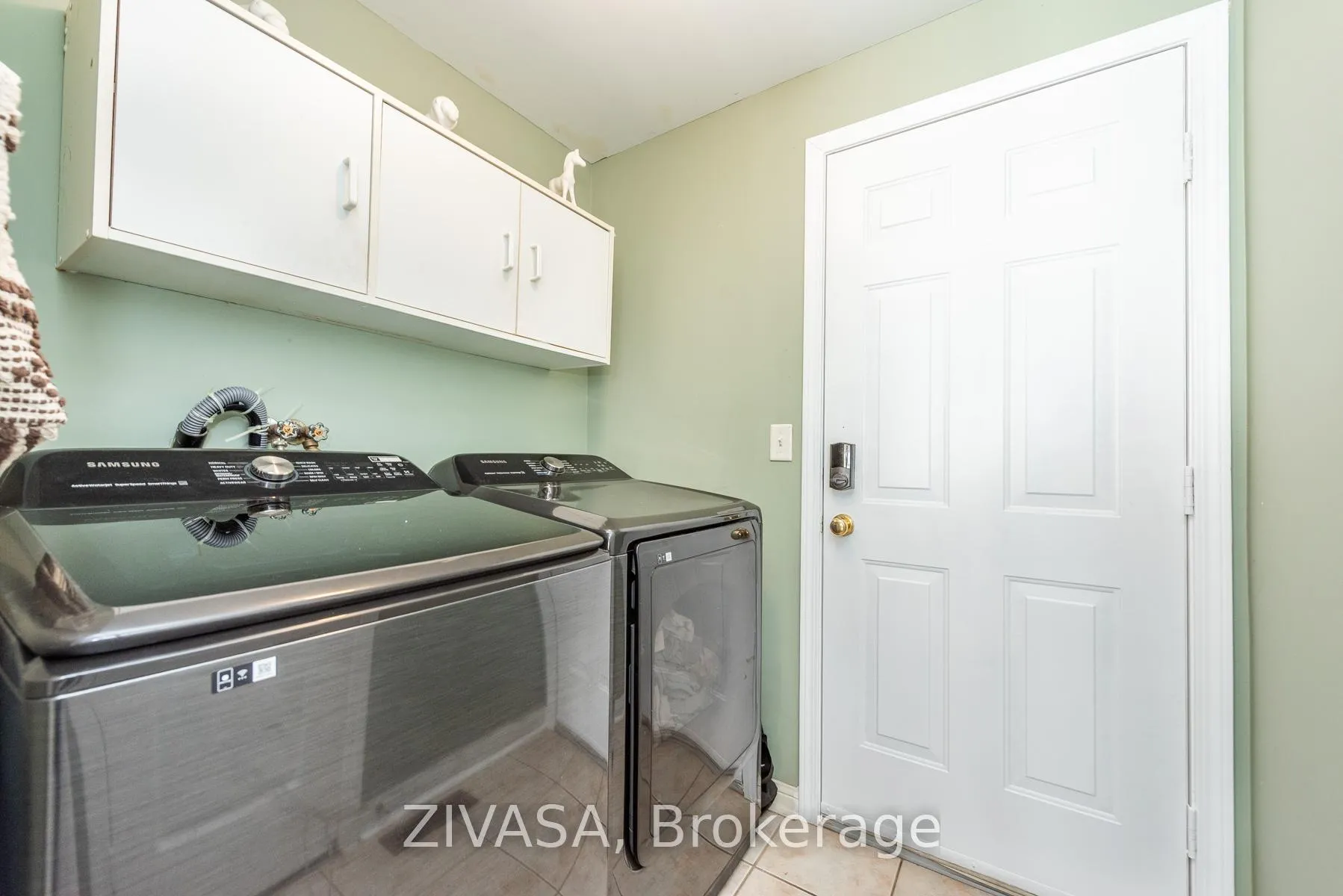 Photo 5 of 10 Upshall Drive, Brampton, Vales of Castlemore — HOMEH