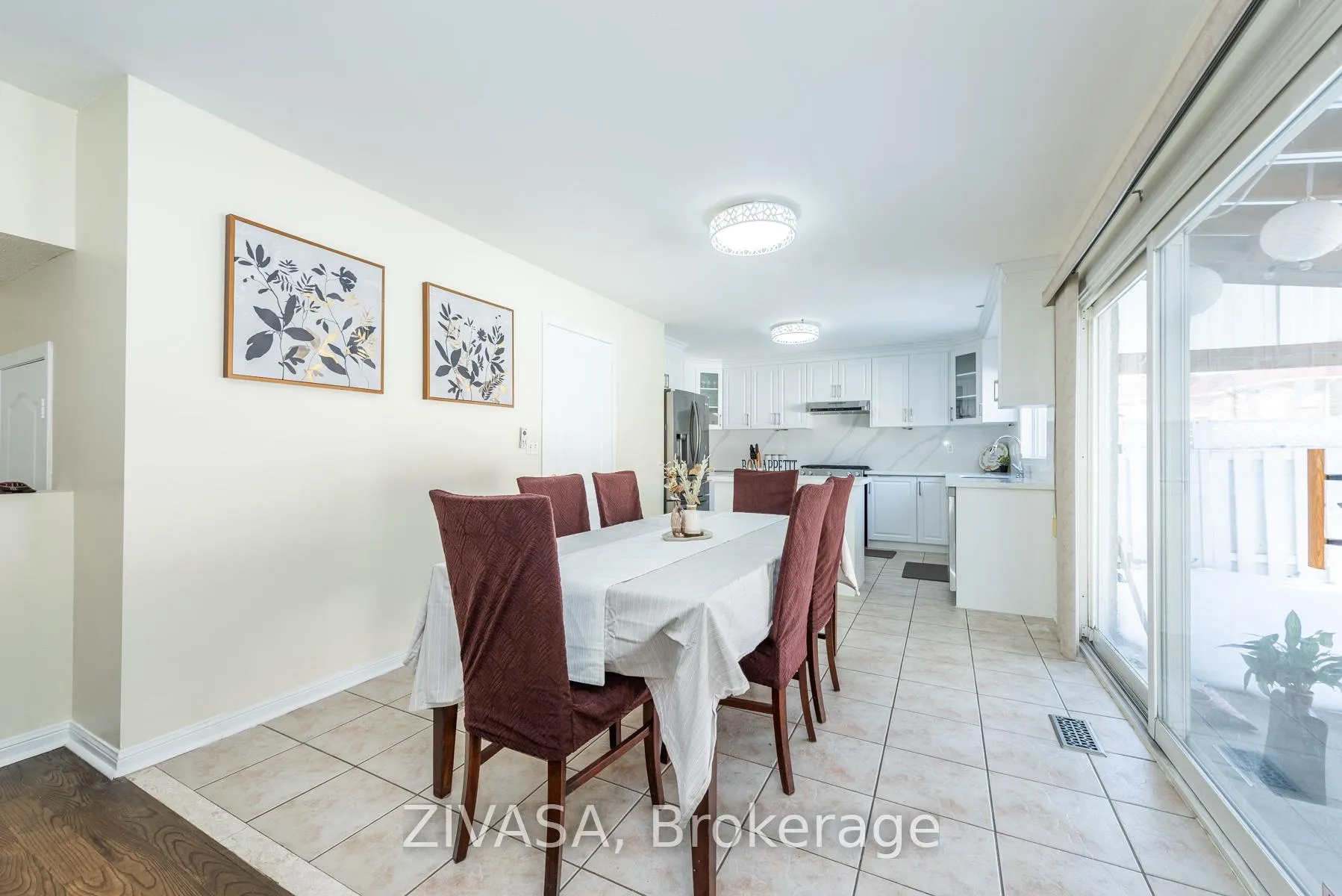Photo 8 of 10 Upshall Drive, Brampton, Vales of Castlemore — HOMEH