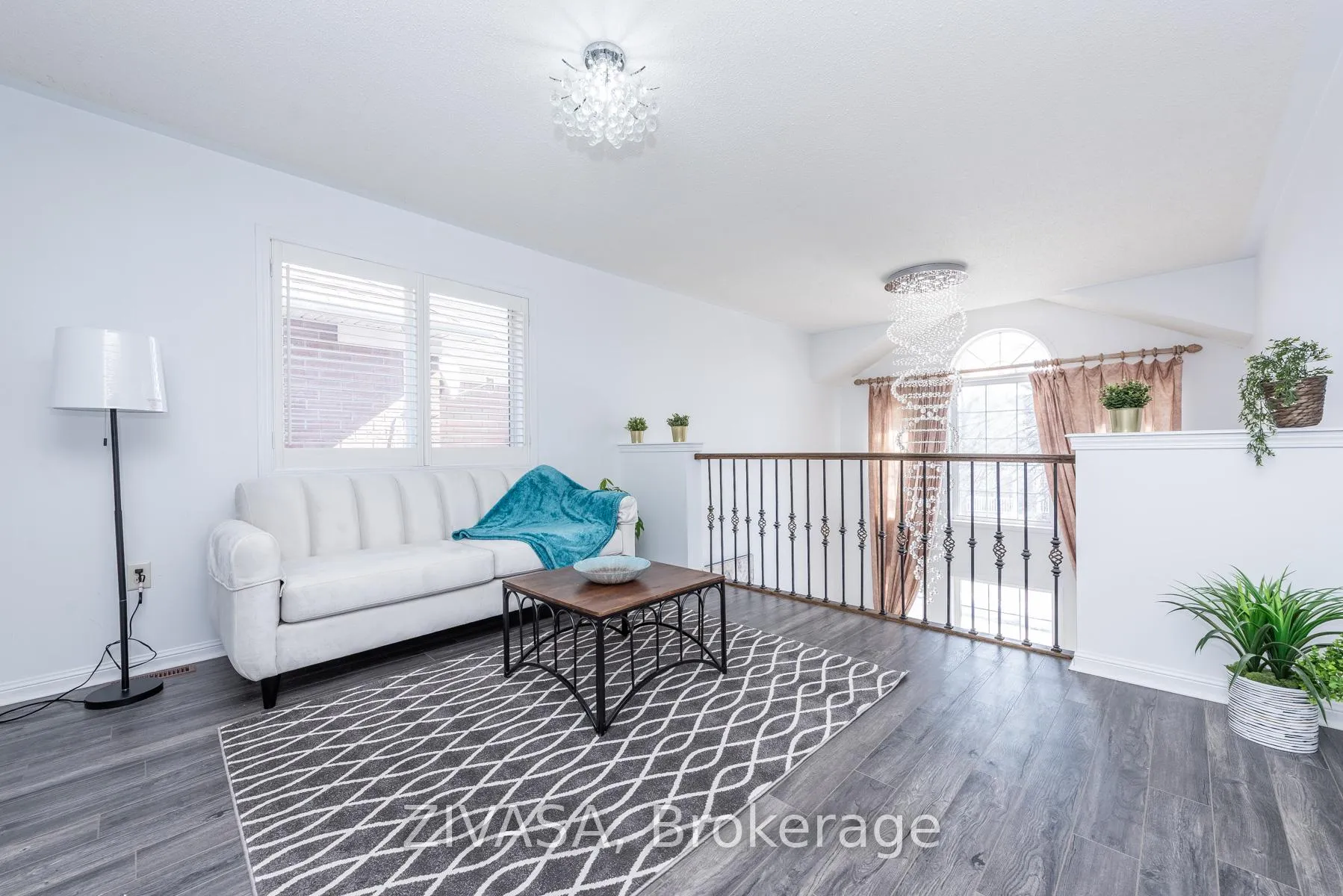 Photo 12 of 10 Upshall Drive, Brampton, Vales of Castlemore — HOMEH