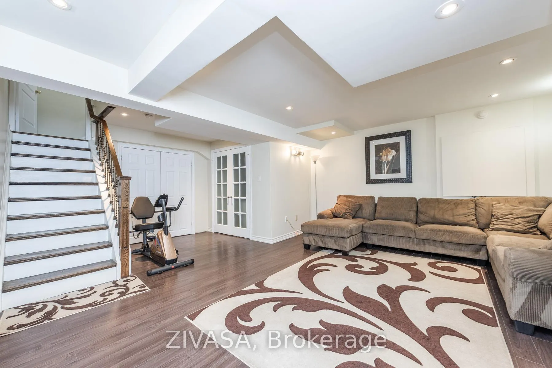 Photo 33 of 10 Upshall Drive, Brampton, Vales of Castlemore — HOMEH