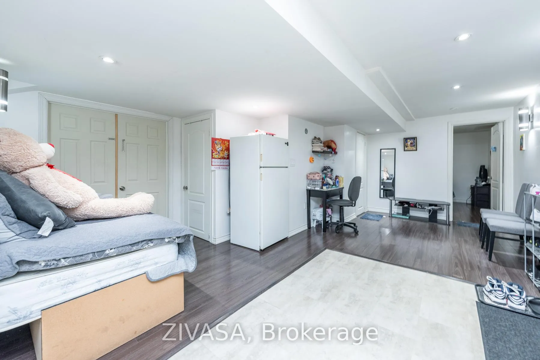 Photo 38 of 10 Upshall Drive, Brampton, Vales of Castlemore — HOMEH