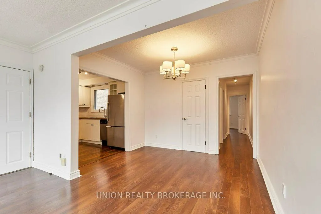 Photo 6 of Unit UPPER, 125 Willow Avenue, Toronto, The Beaches — HOMEH