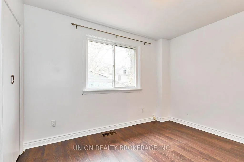 Photo 11 of Unit UPPER, 125 Willow Avenue, Toronto, The Beaches — HOMEH