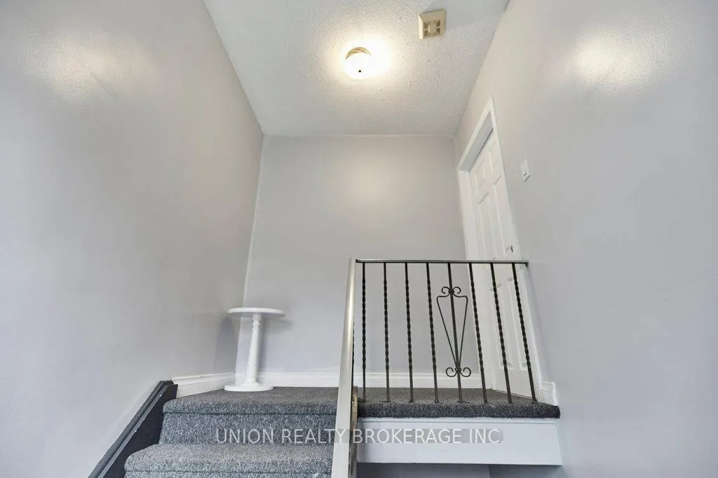 Photo 14 of Unit UPPER, 125 Willow Avenue, Toronto, The Beaches — HOMEH