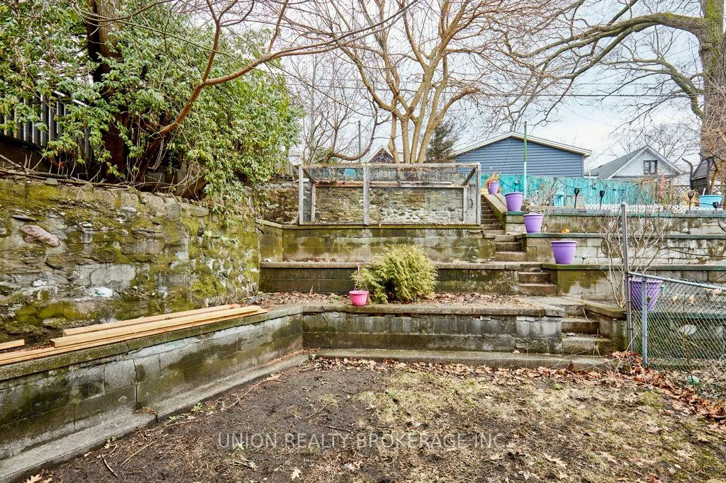 Photo 16 of Unit UPPER, 125 Willow Avenue, Toronto, The Beaches — HOMEH