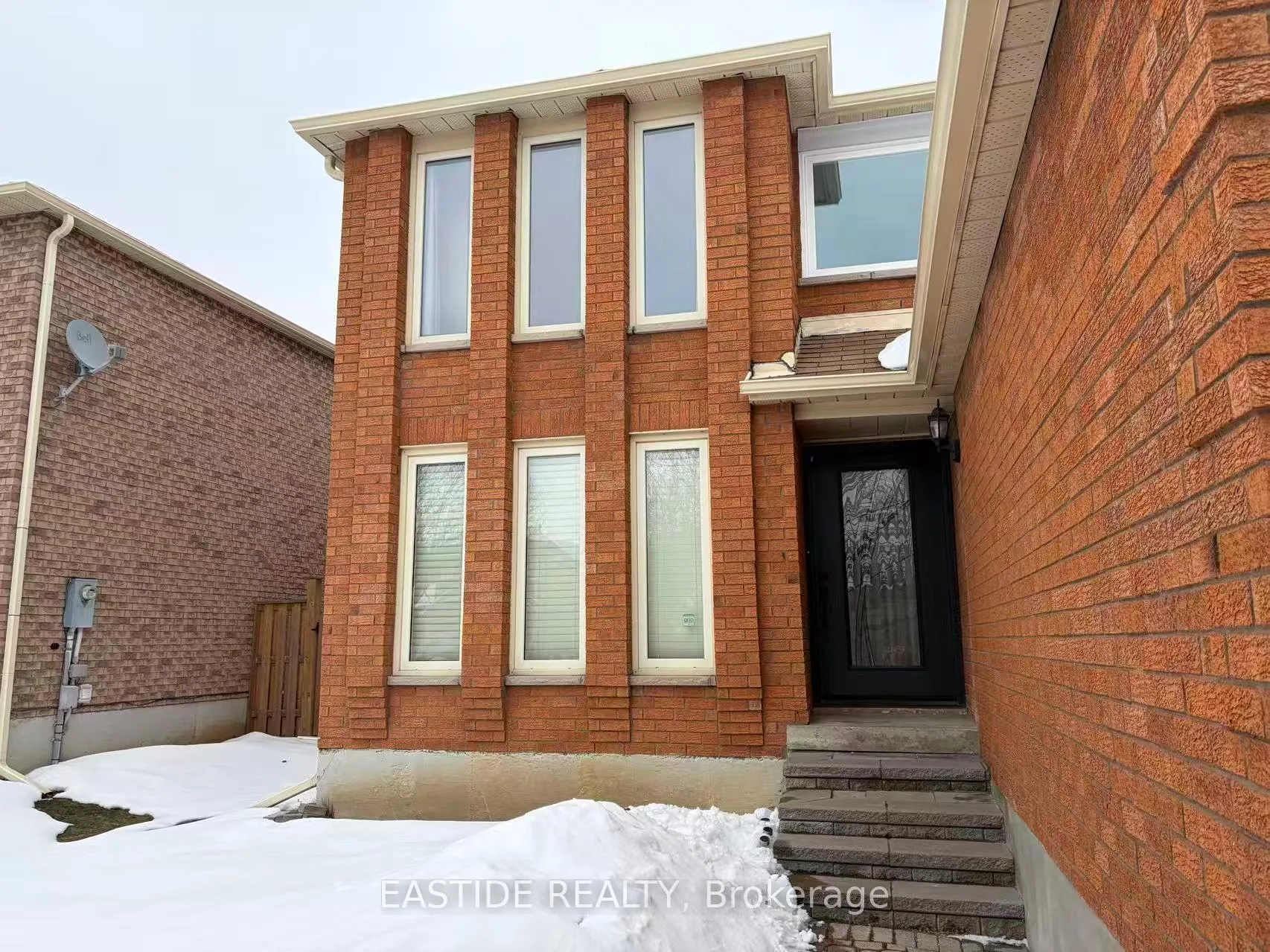 Photo 2 of 39 Coppard Avenue, Markham, Middlefield — HOMEH