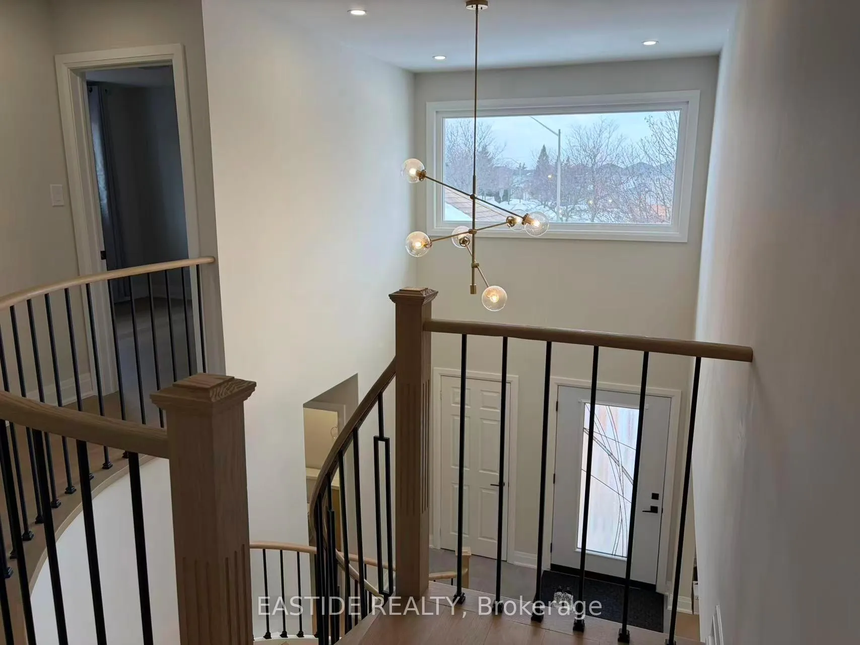 Photo 11 of 39 Coppard Avenue, Markham, Middlefield — HOMEH