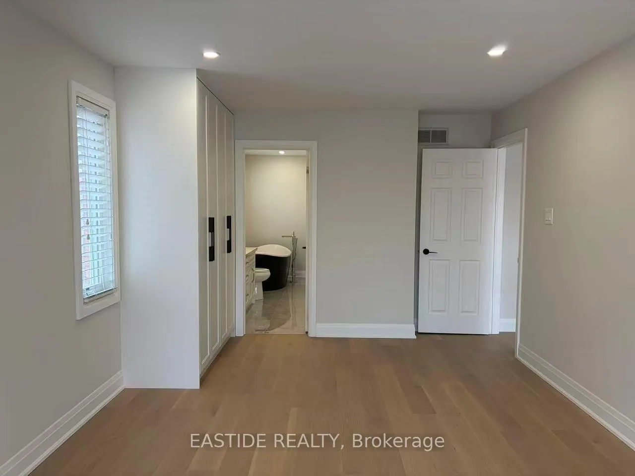 Photo 13 of 39 Coppard Avenue, Markham, Middlefield — HOMEH