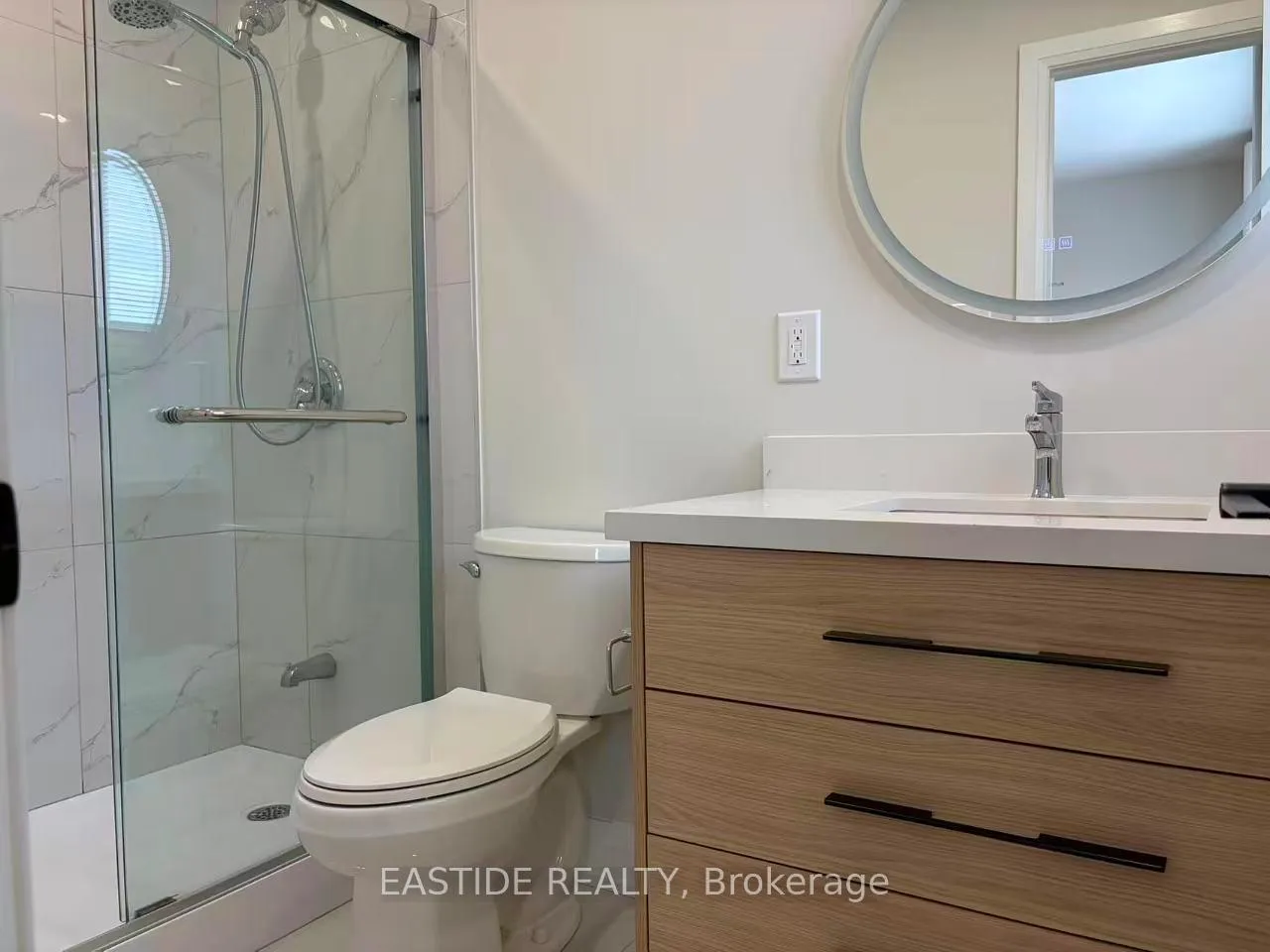 Photo 17 of 39 Coppard Avenue, Markham, Middlefield — HOMEH