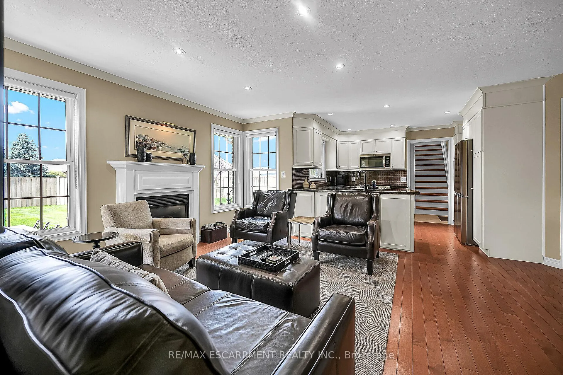 Photo 12 of 17 Angle Street, Norfolk, Simcoe — HOMEH