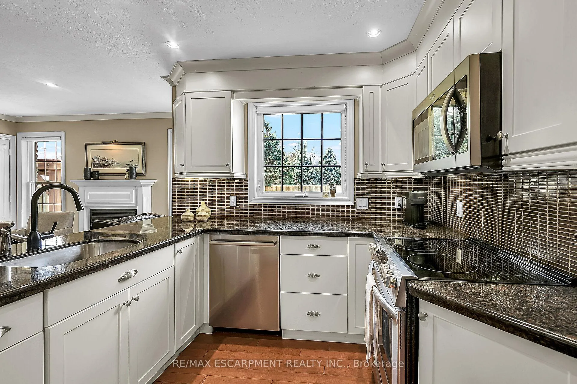 Photo 13 of 17 Angle Street, Norfolk, Simcoe — HOMEH
