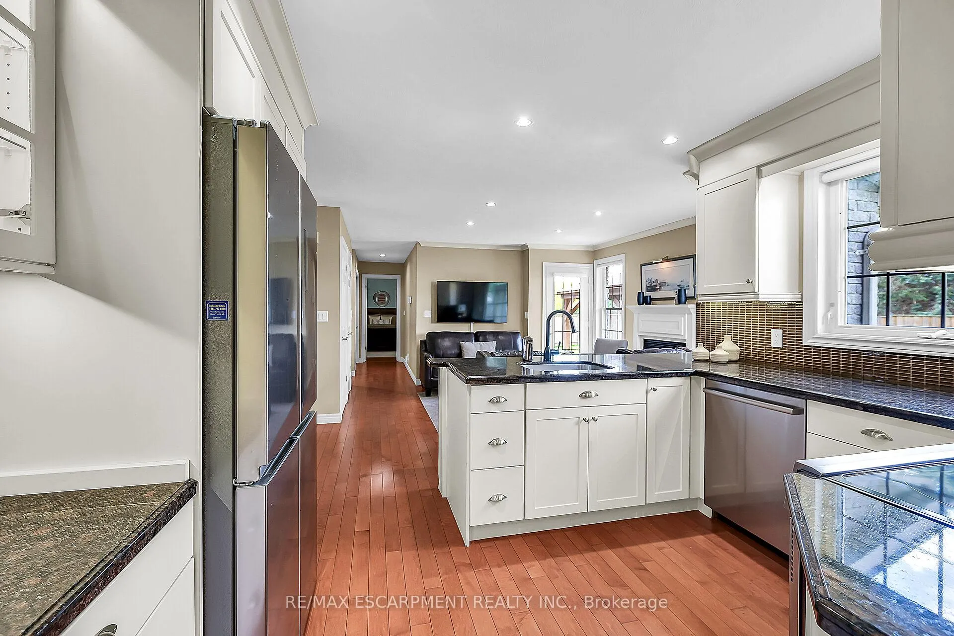 Photo 14 of 17 Angle Street, Norfolk, Simcoe — HOMEH