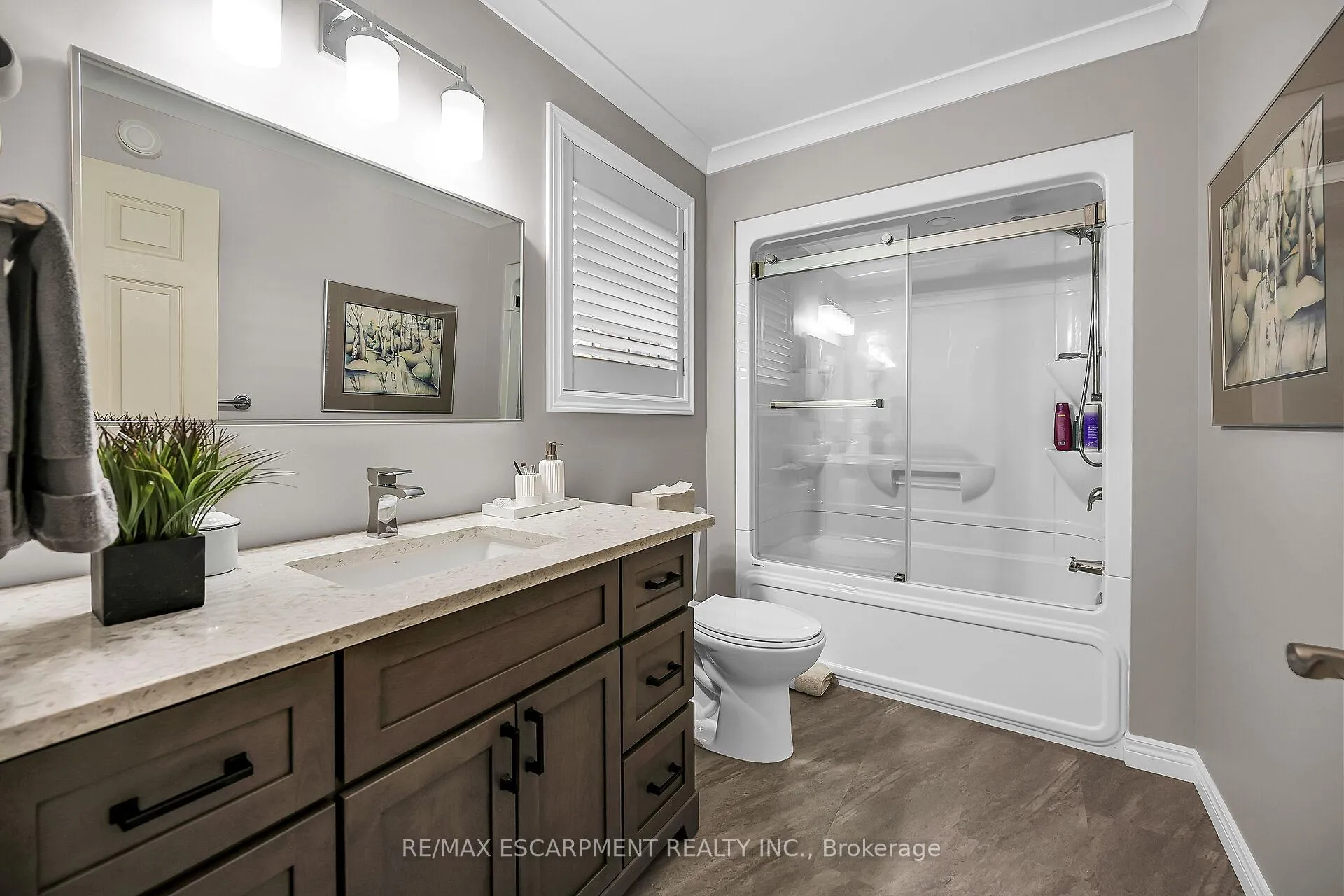 Photo 19 of 17 Angle Street, Norfolk, Simcoe — HOMEH