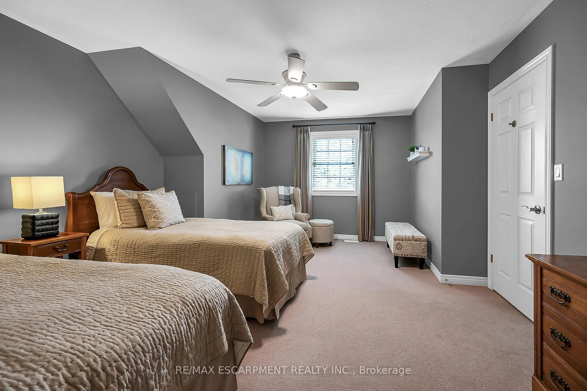 Photo 26 of 17 Angle Street, Norfolk, Simcoe — HOMEH