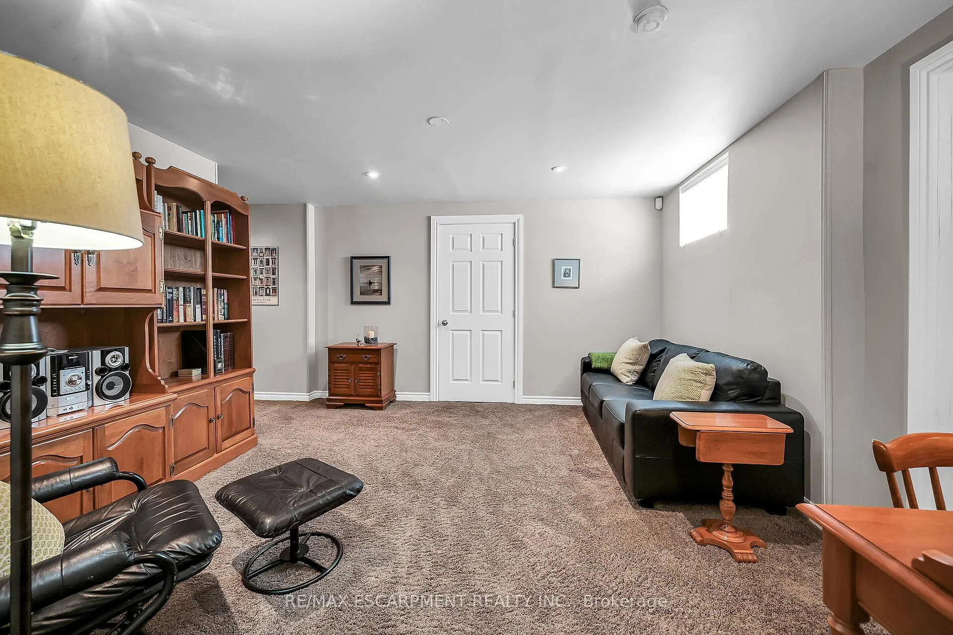 Photo 32 of 17 Angle Street, Norfolk, Simcoe — HOMEH