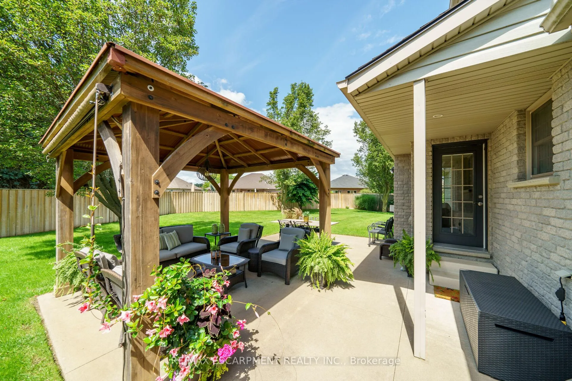 Photo 37 of 17 Angle Street, Norfolk, Simcoe — HOMEH