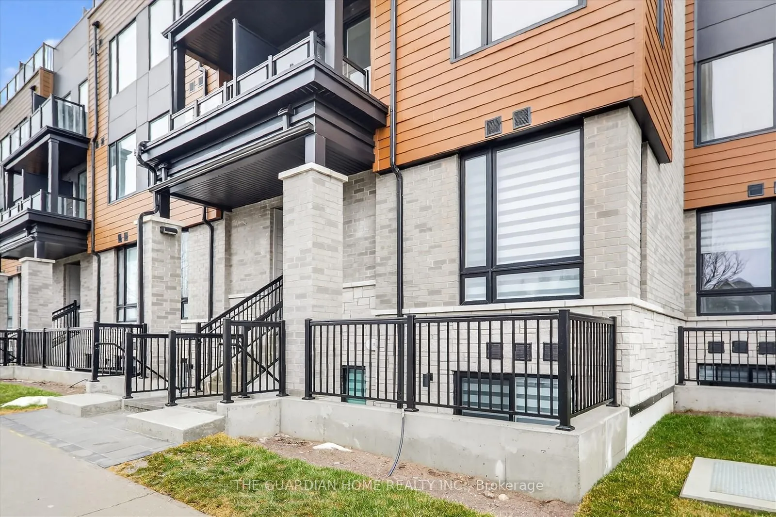 Photo 2 of Unit 5, 3175 Denison Street, Markham, Middlefield — HOMEH