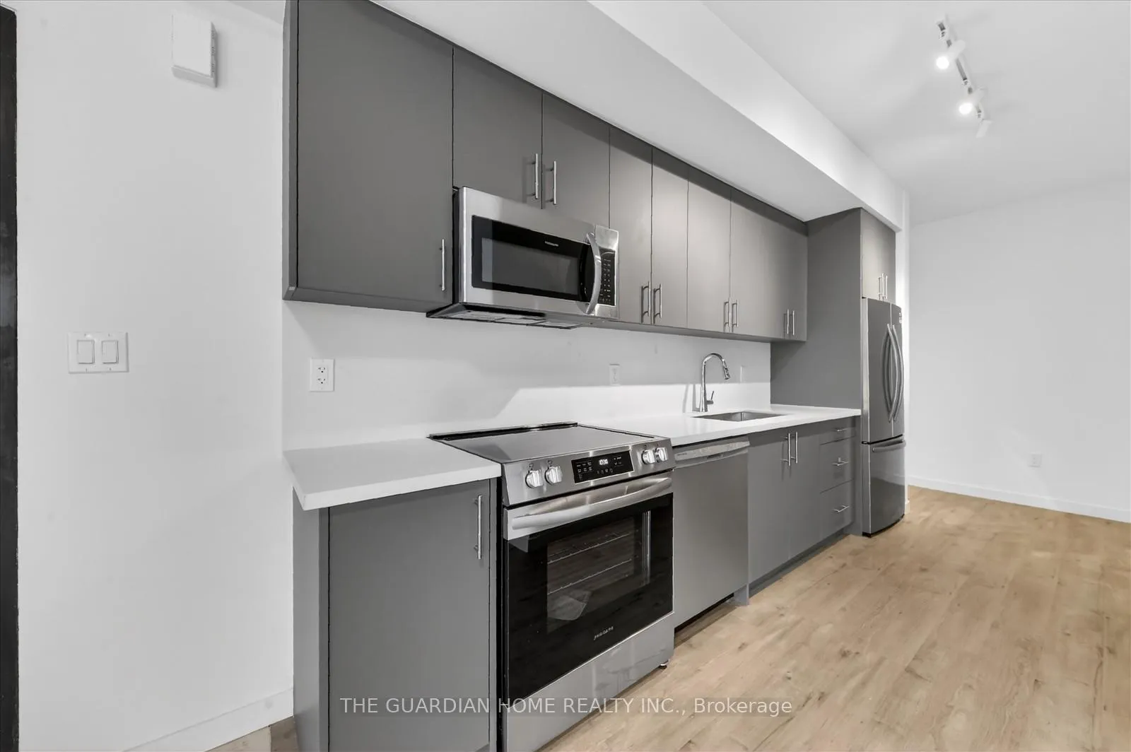 Photo 9 of Unit 5, 3175 Denison Street, Markham, Middlefield — HOMEH