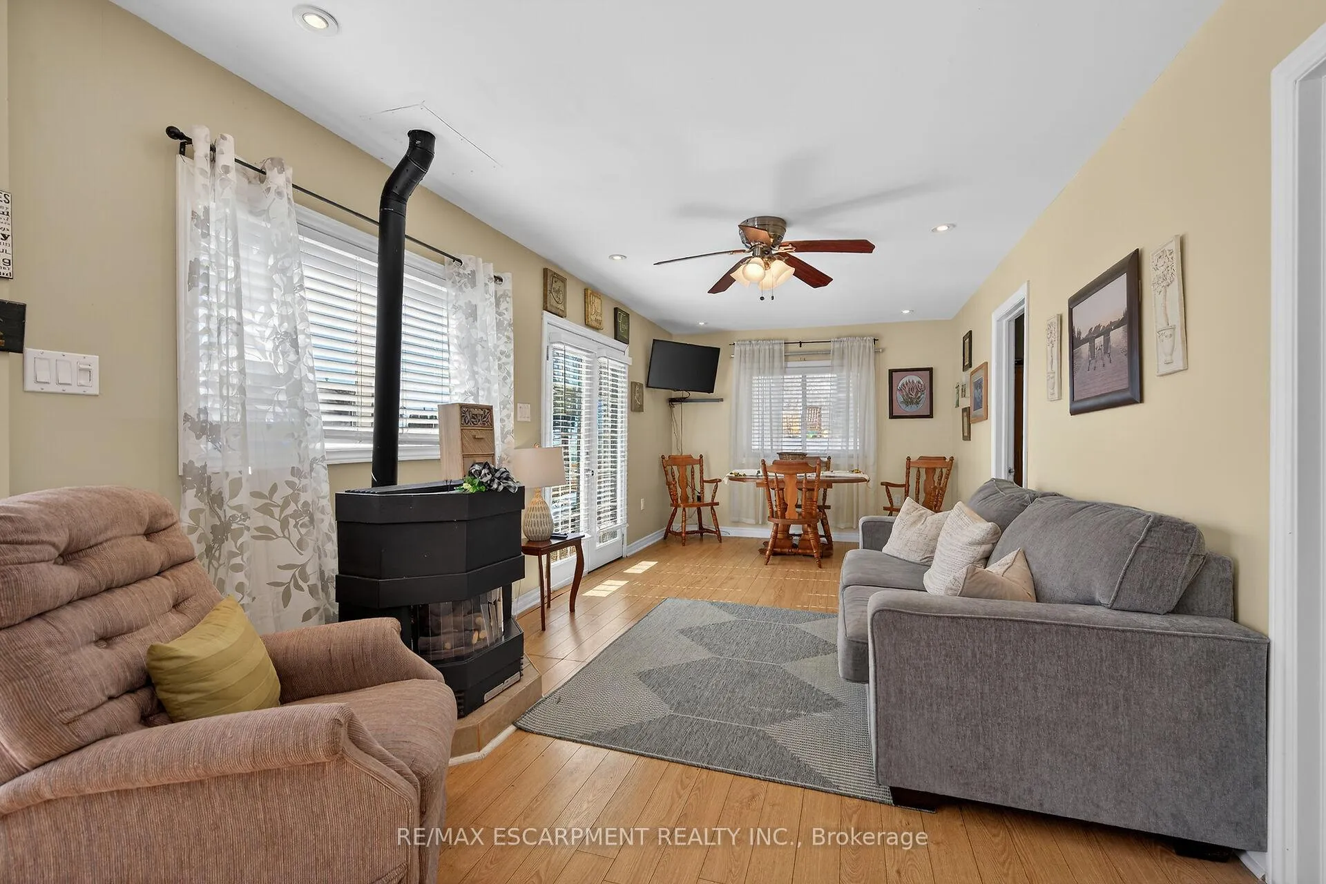 Photo 14 of 87 Lakeshore Road, Haldimand, Nanticoke — HOMEH