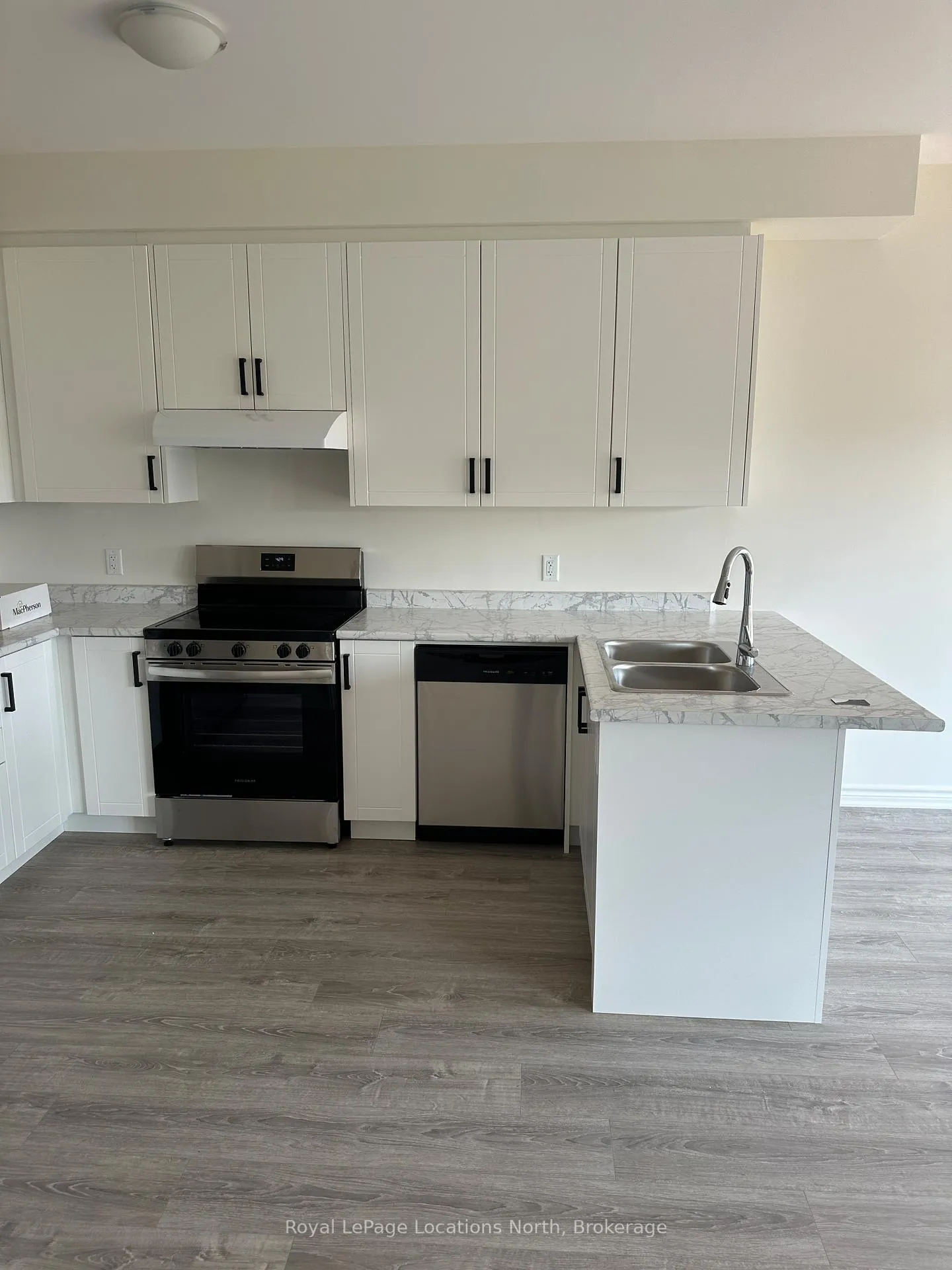 Photo 4 of 231 Mckenzie Drive, Clearview, Stayner — HOMEH