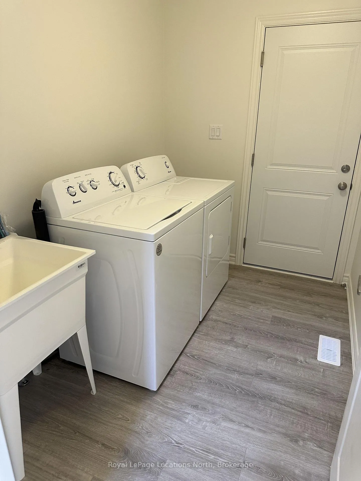 Photo 7 of 231 Mckenzie Drive, Clearview, Stayner — HOMEH