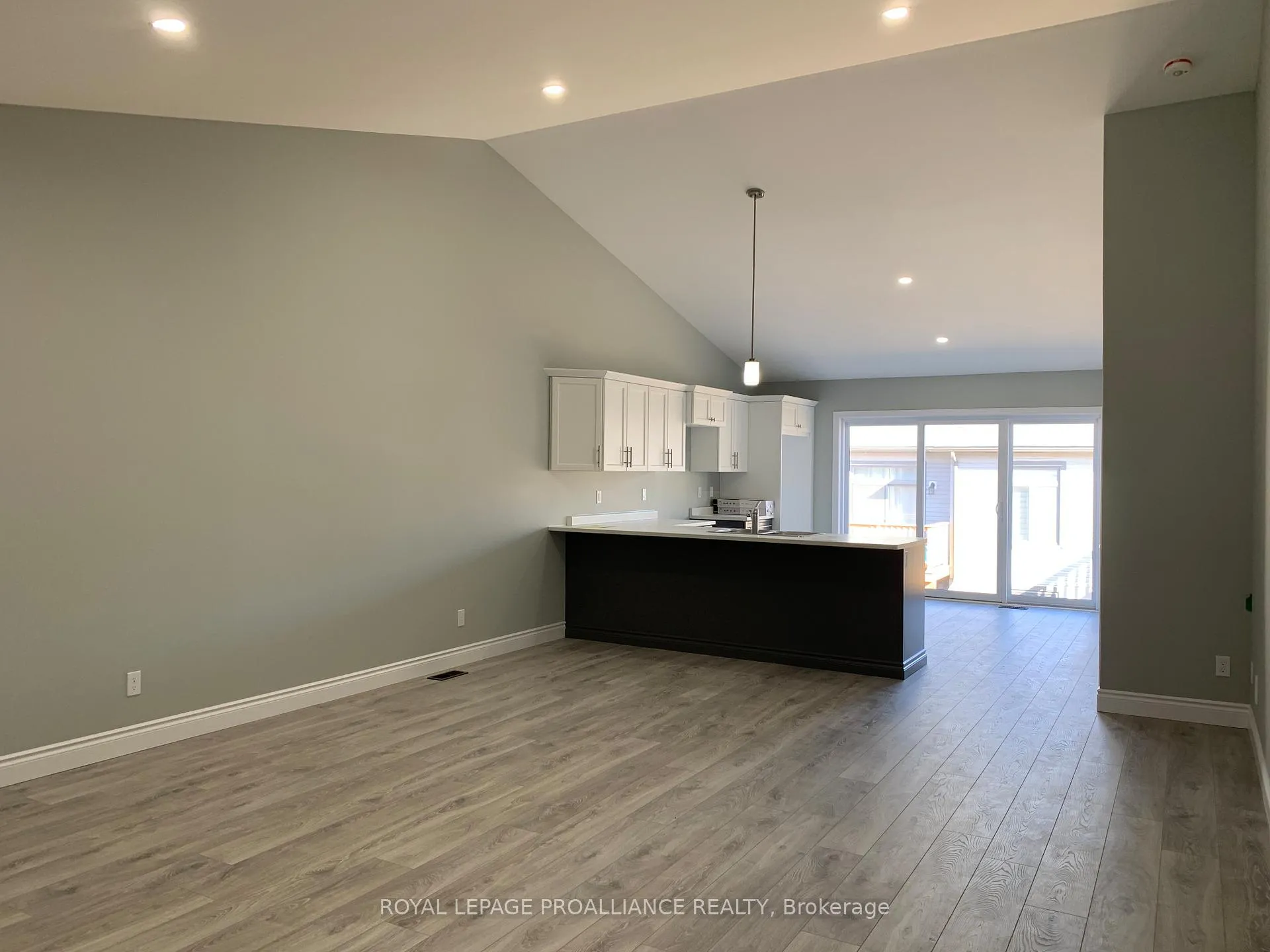 Photo 6 of 22 Stirling Crescent, Prince Edward County, North Marysburg Ward — HOMEH