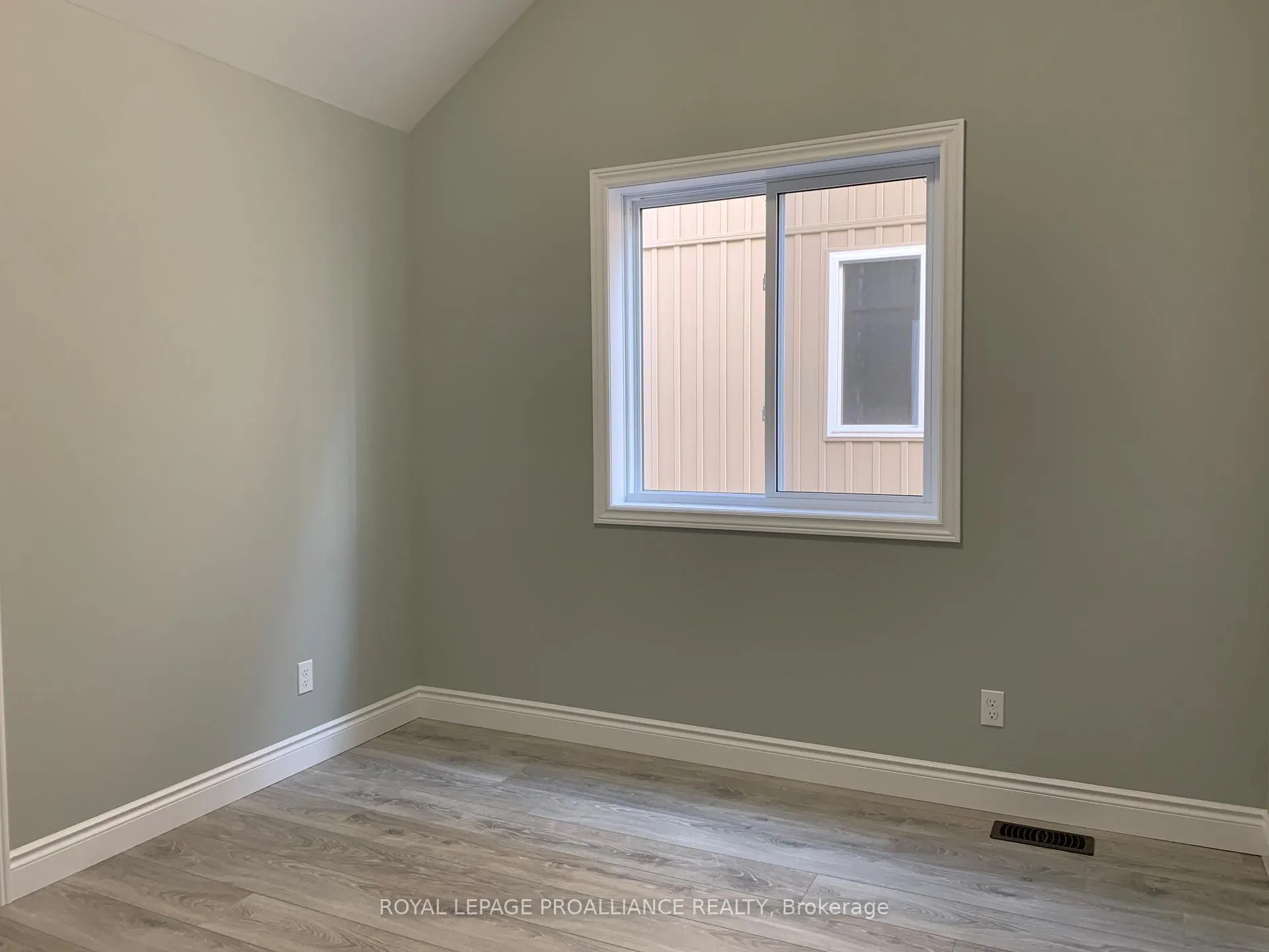 Photo 9 of 22 Stirling Crescent, Prince Edward County, North Marysburg Ward — HOMEH