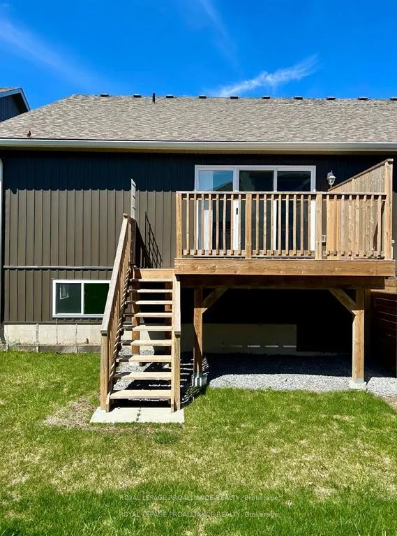 Photo 14 of 22 Stirling Crescent, Prince Edward County, North Marysburg Ward — HOMEH