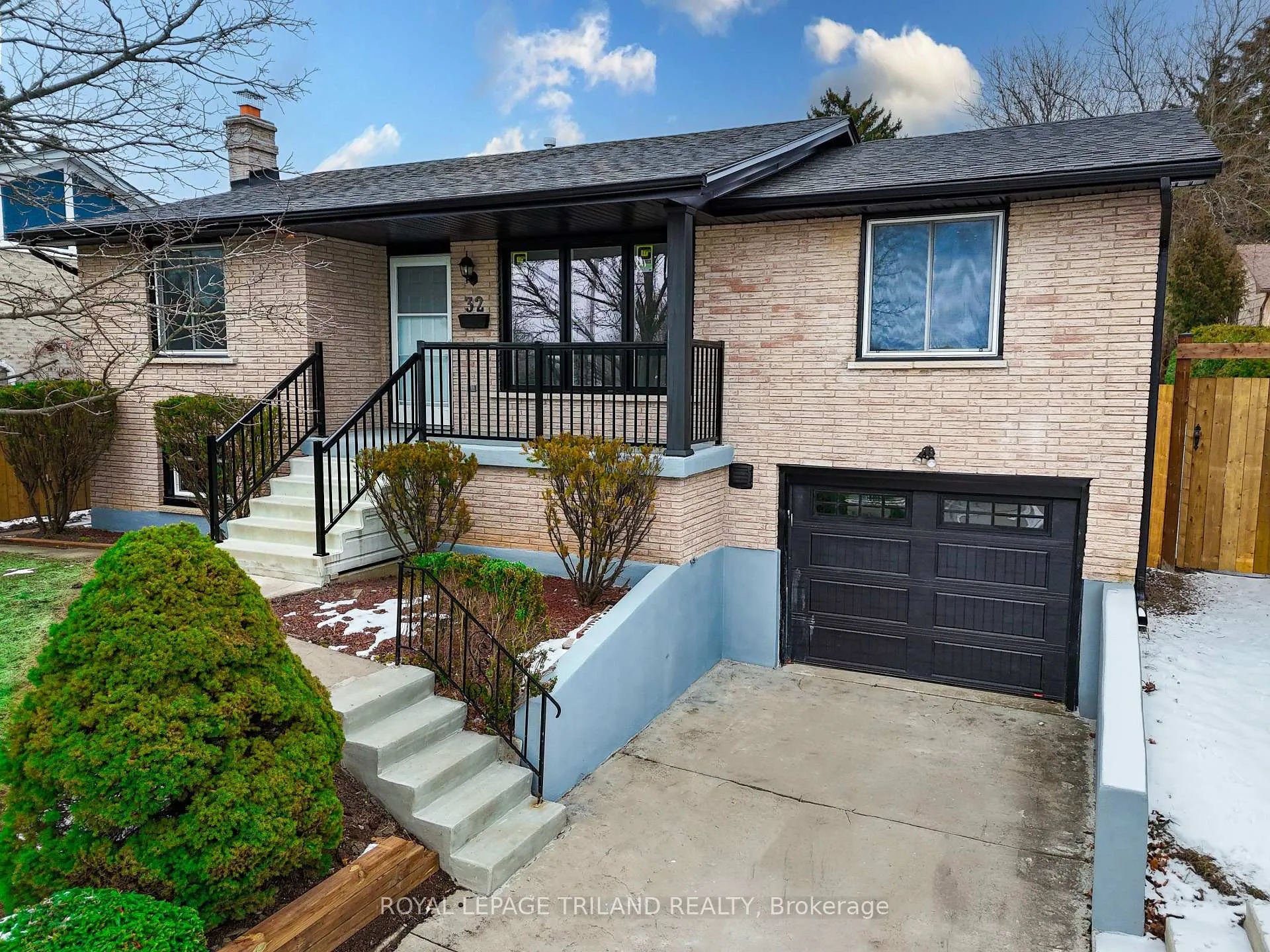 Photo 3 of 32 Parish Street, St. Thomas — HOMEH