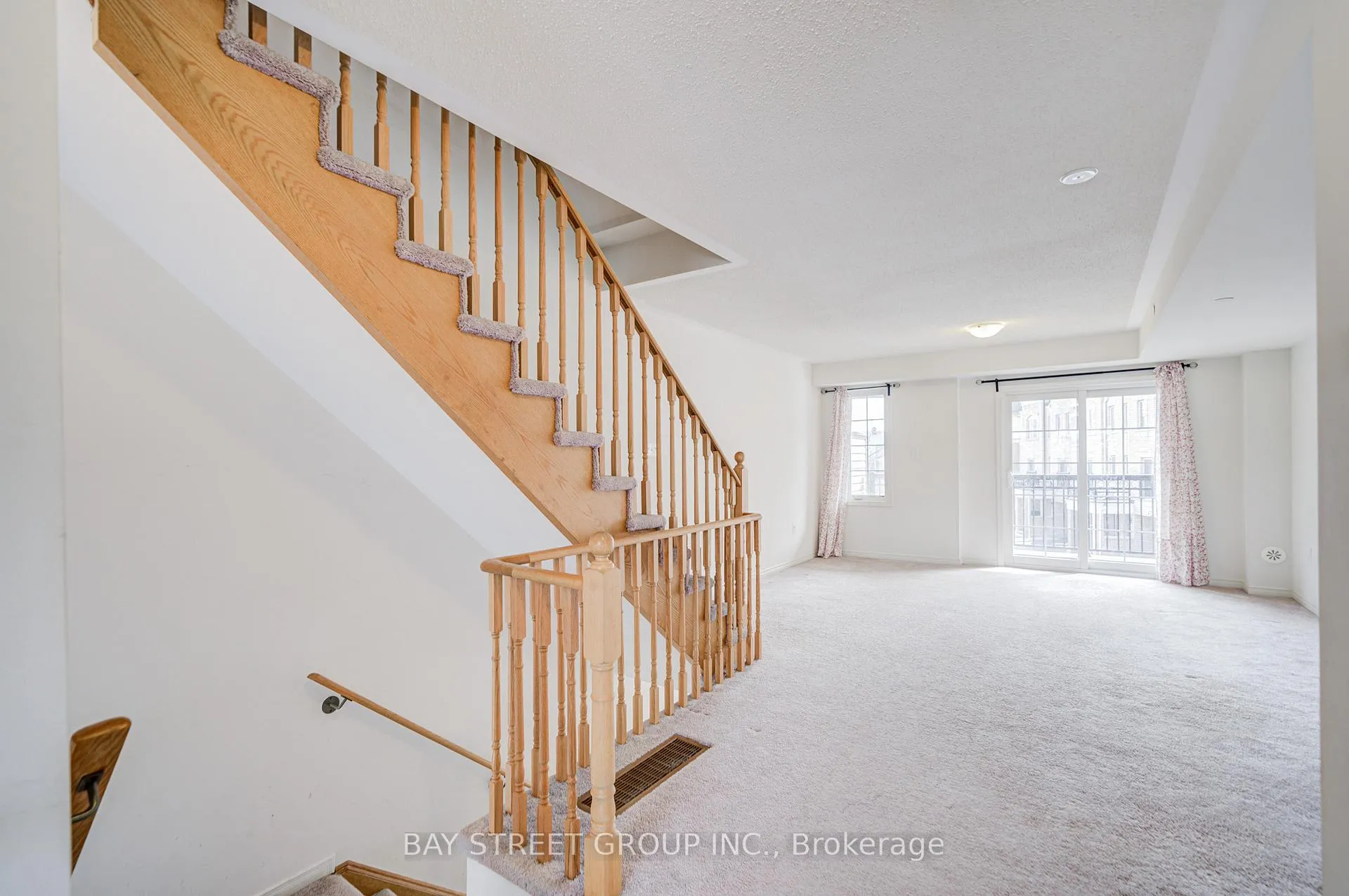 Photo 7 of 2378 Chevron Prince Path, Oshawa, Windfields — HOMEH
