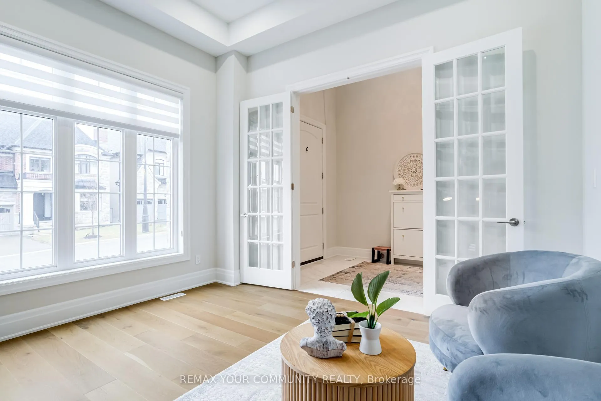 Photo 4 of 9 Casavant Court, Vaughan, Patterson — HOMEH