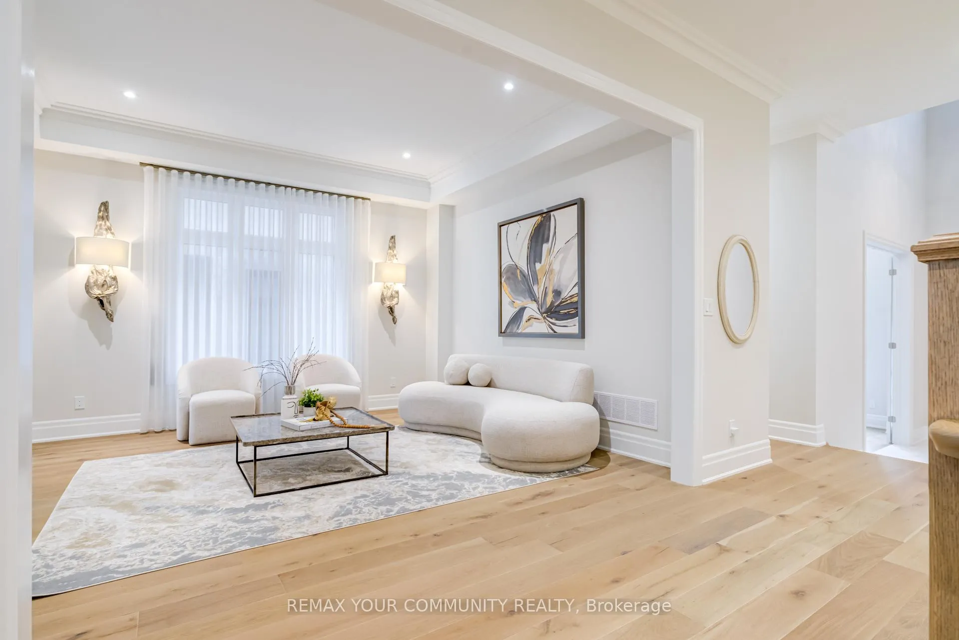 Photo 5 of 9 Casavant Court, Vaughan, Patterson — HOMEH